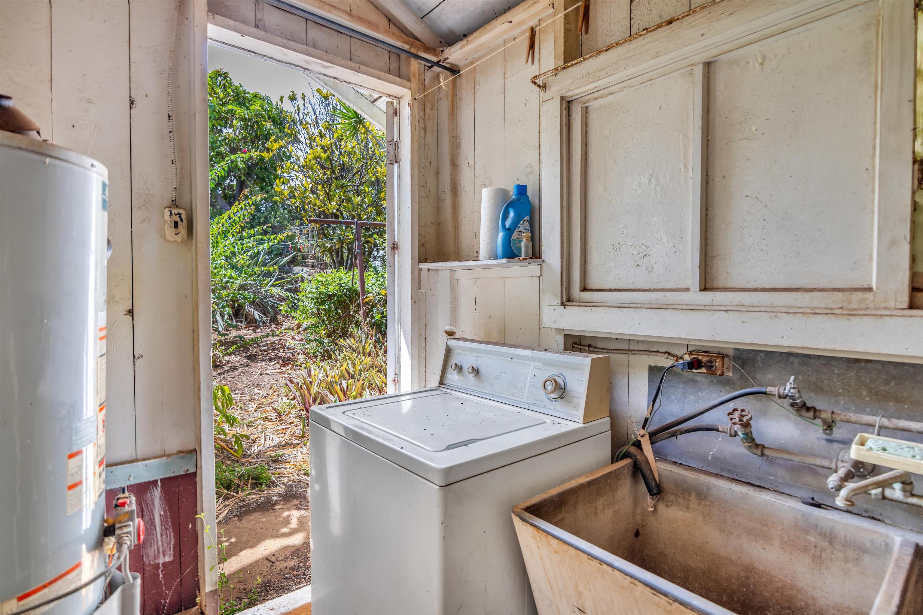 1982  Kalawi Pl , Wailuku home - photo 15 of 20