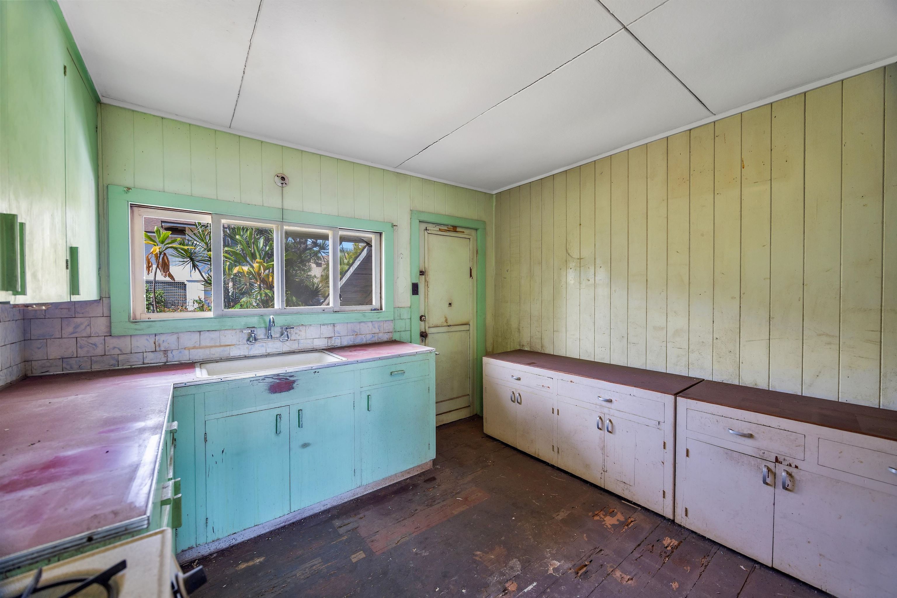 1982  Kalawi Pl , Wailuku home - photo 10 of 20