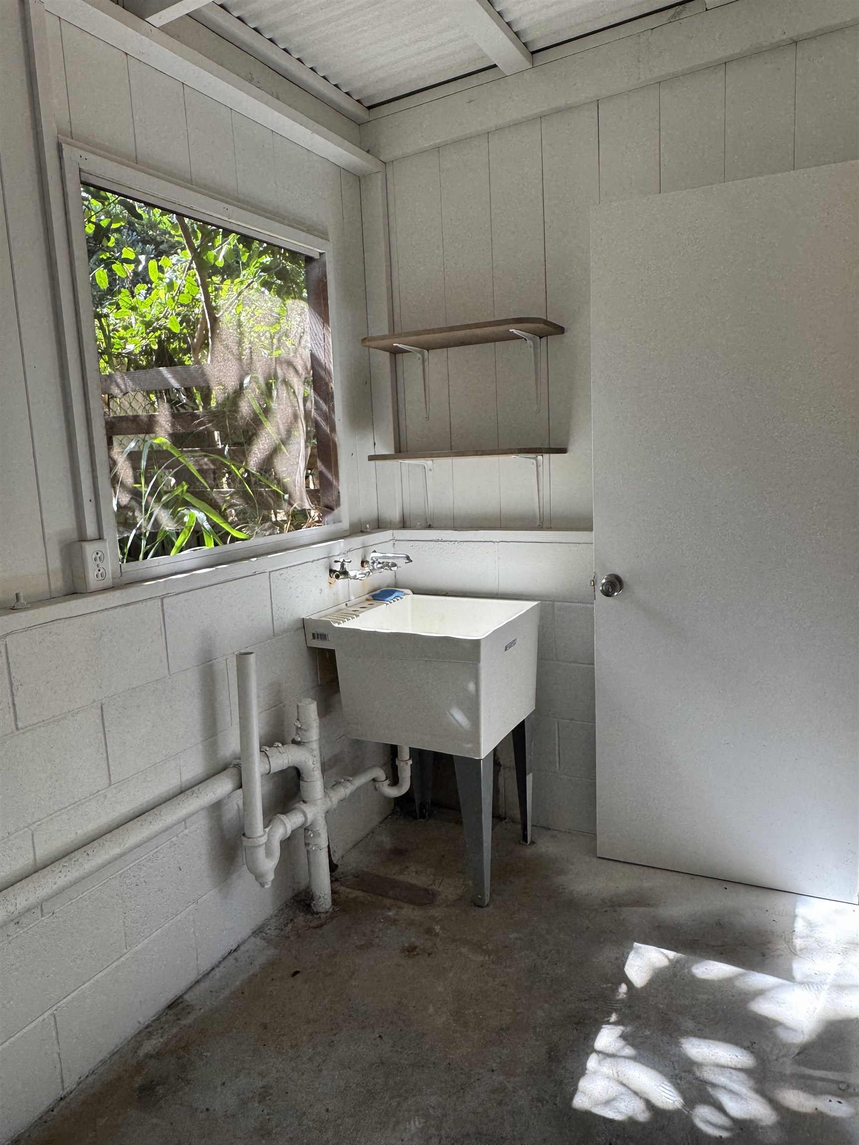 1987  Kahekili Hwy , Wailuku home - photo 28 of 38