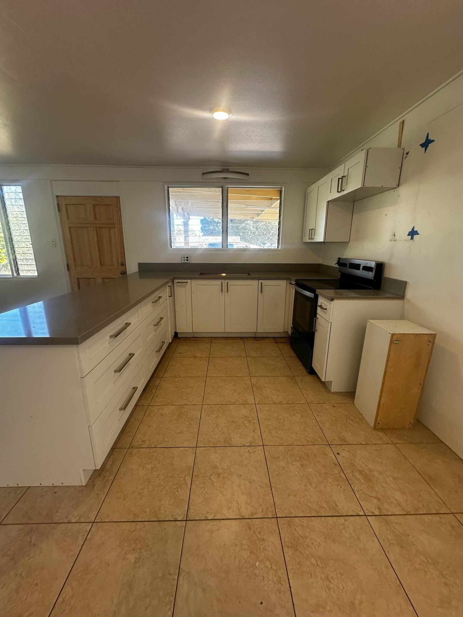 1987  Kahekili Hwy , Wailuku home - photo 8 of 38