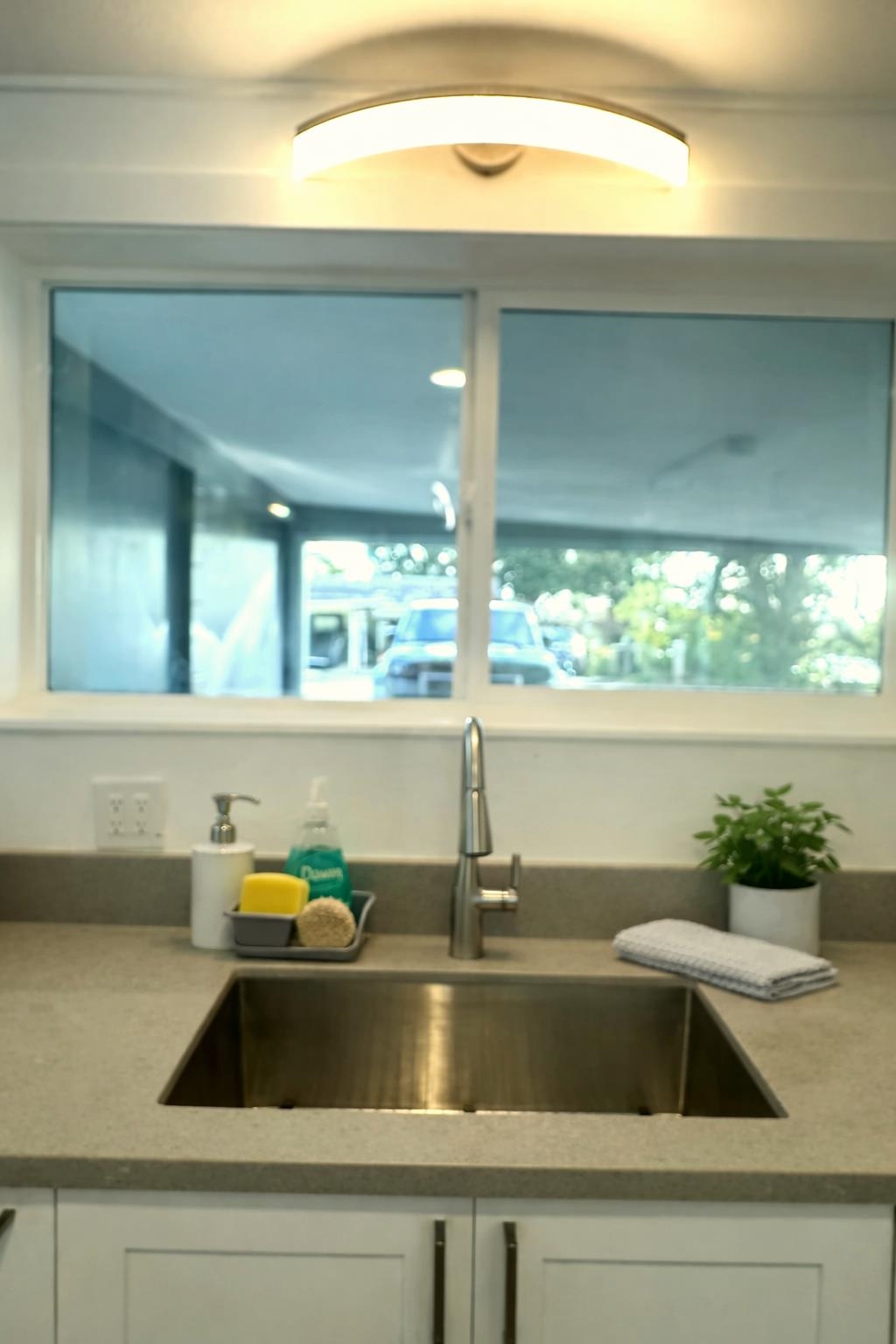 1987  Kahekili Hwy , Wailuku home - photo 4 of 46