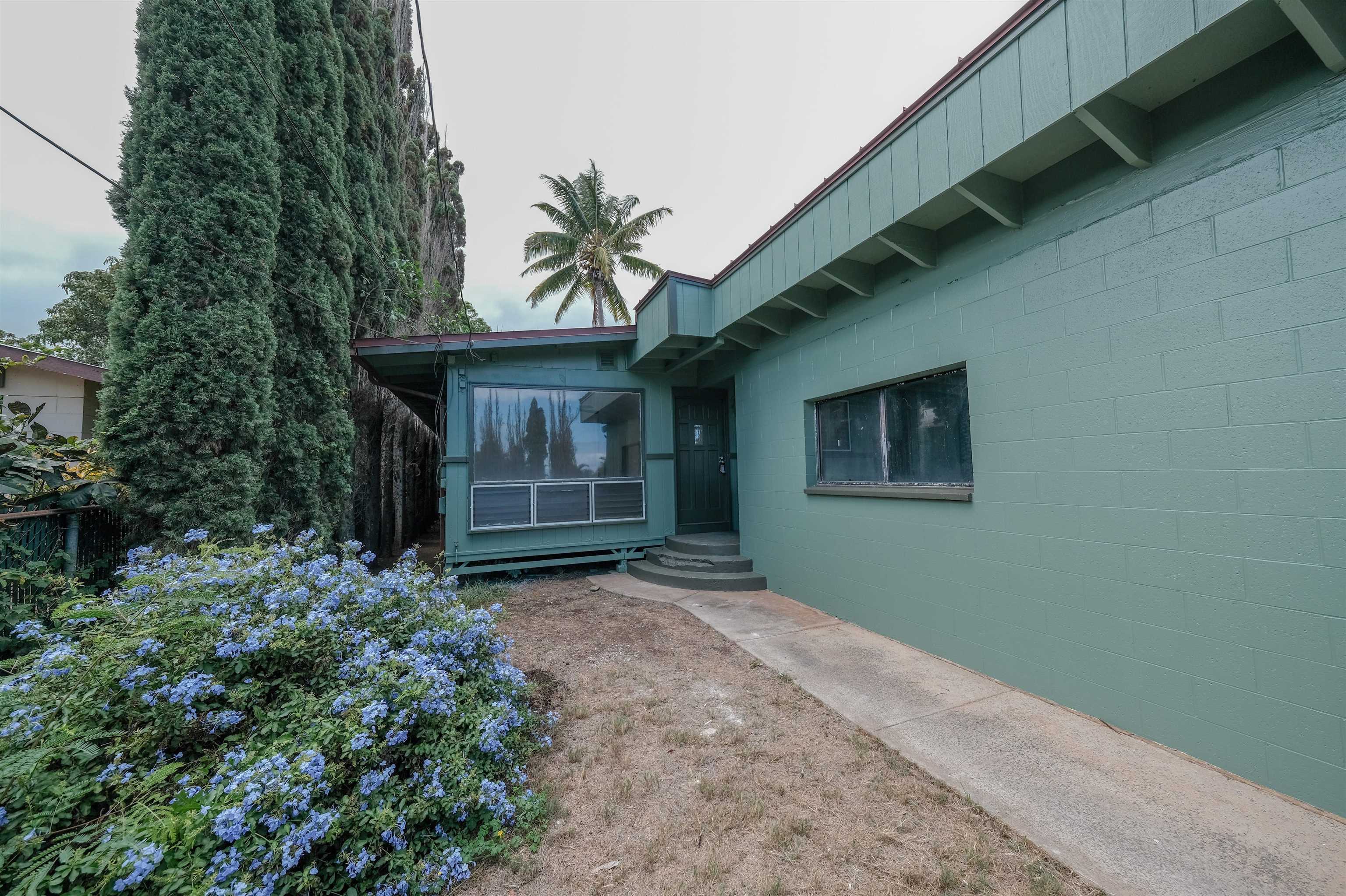 1991  Kahekili Hwy , Wailuku home - photo 2 of 23