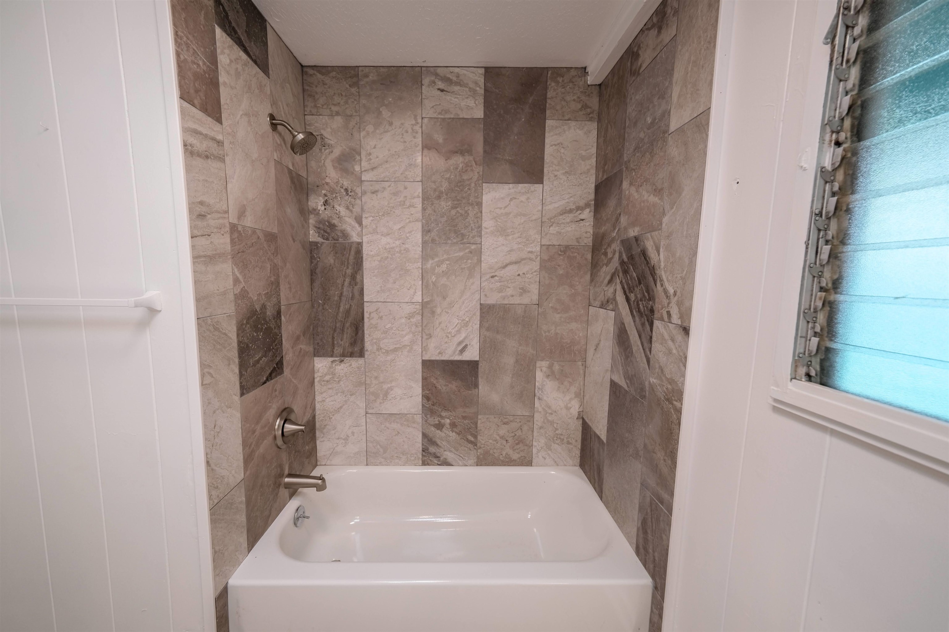 1991  Kahekili Hwy , Wailuku home - photo 19 of 23