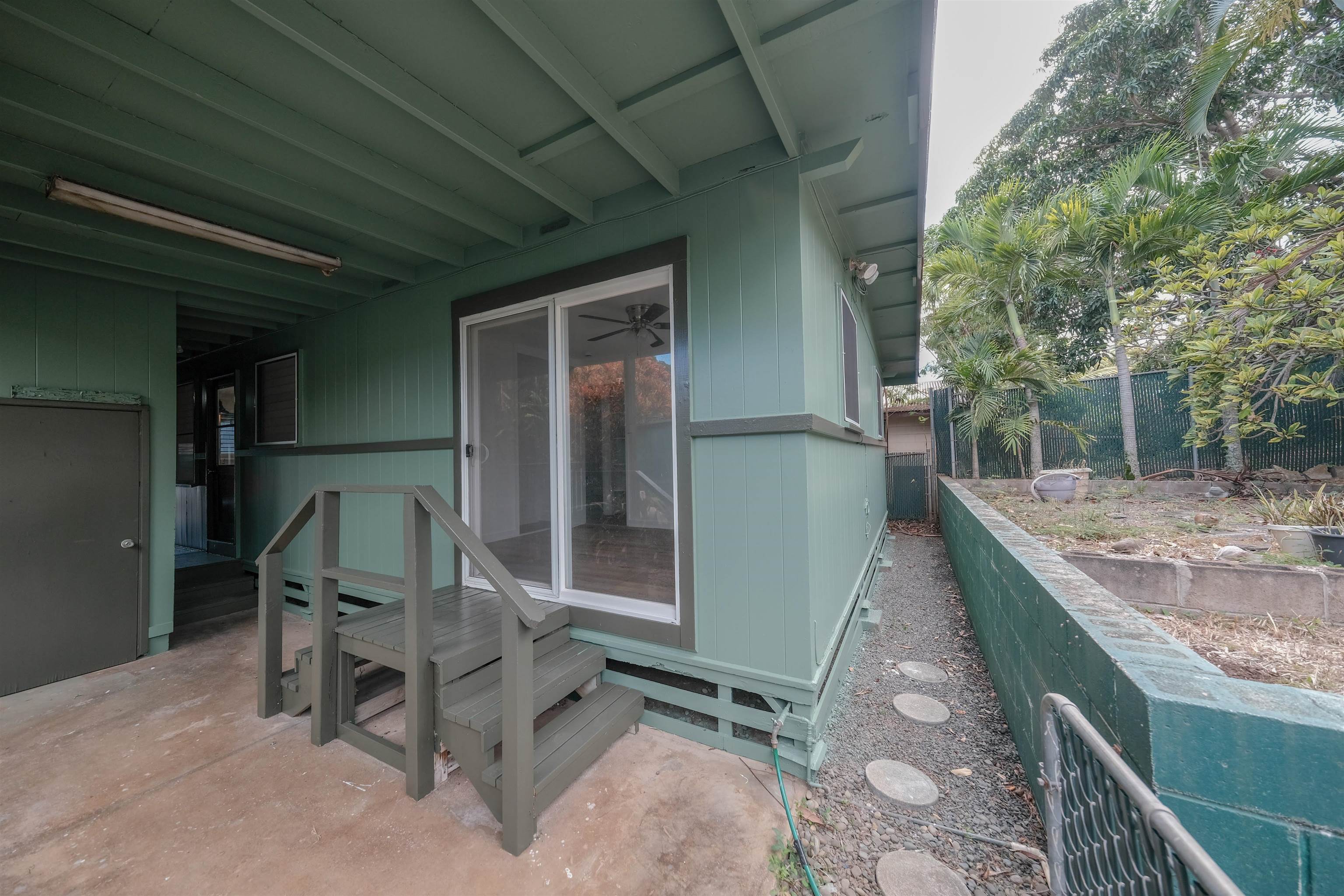 1991  Kahekili Hwy , Wailuku home - photo 6 of 23