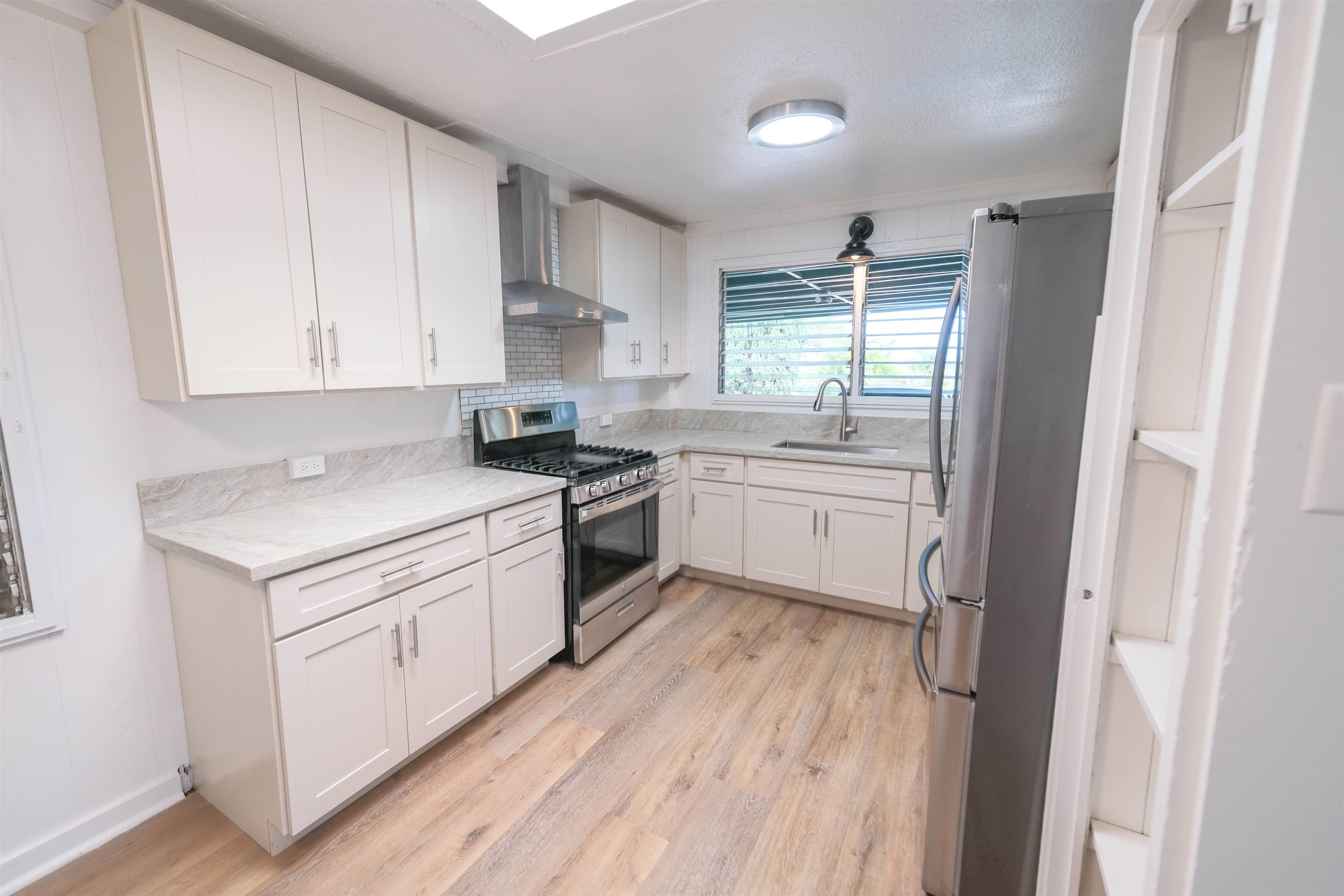 1991  Kahekili Hwy , Wailuku home - photo 7 of 23