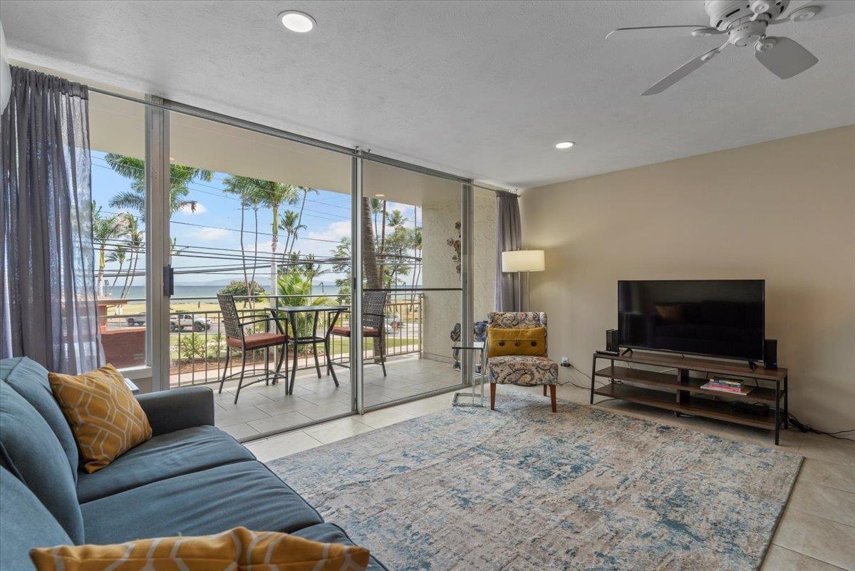 Island Surf condo # 209, Kihei, Hawaii - photo 4 of 30