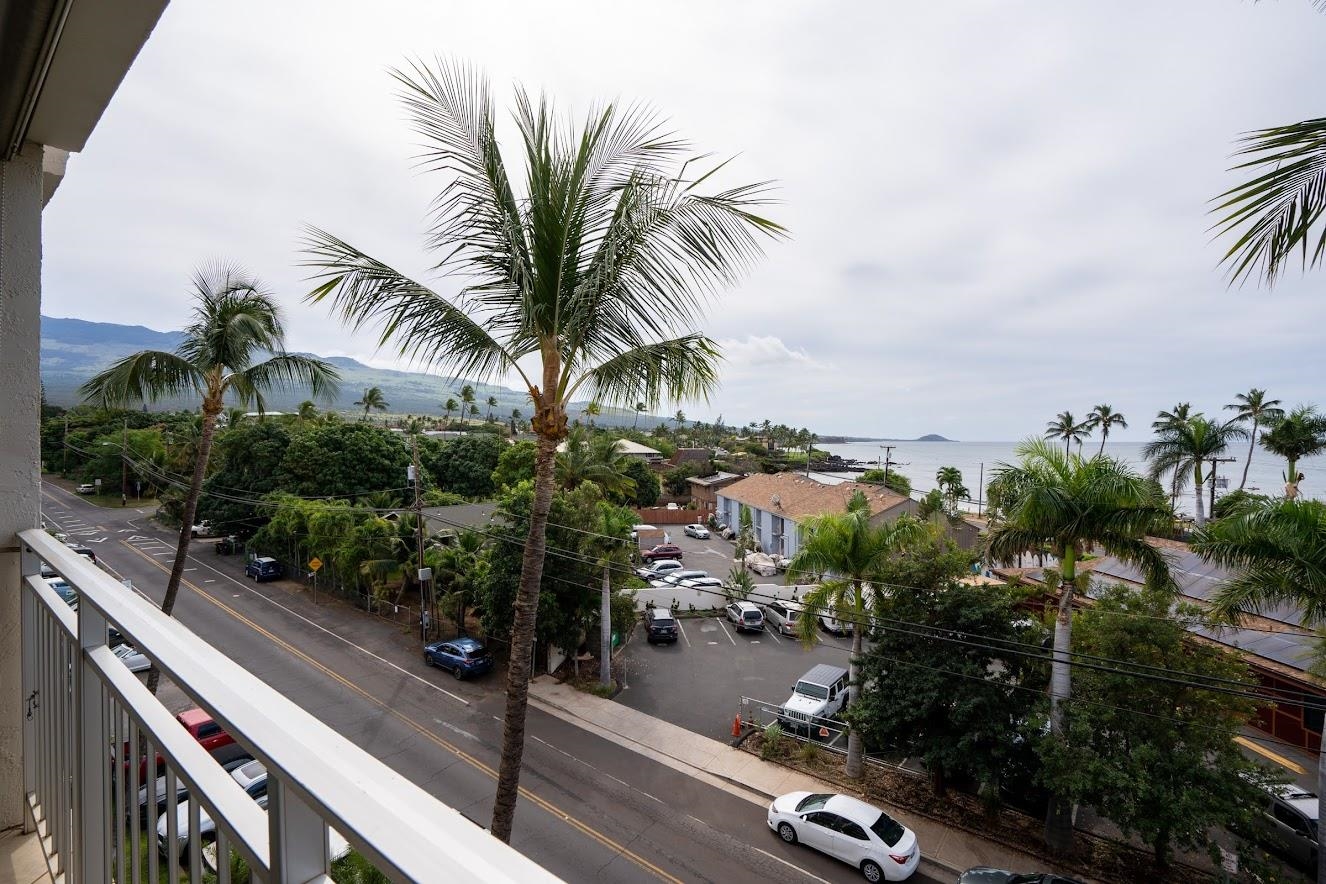 Island Surf condo # 512, Kihei, Hawaii - photo 35 of 41