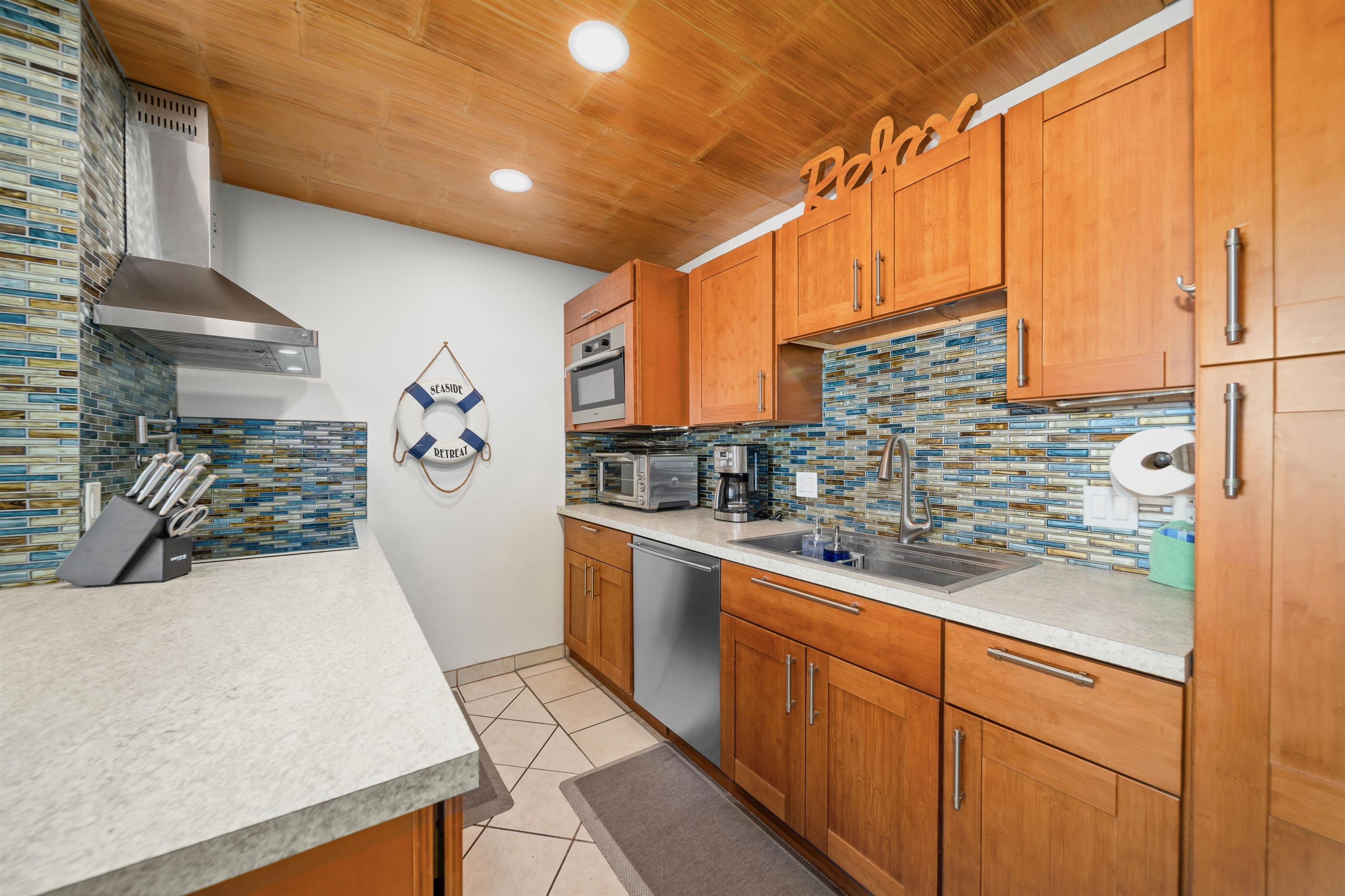 Island Surf condo # 514, Kihei, Hawaii - photo 5 of 47