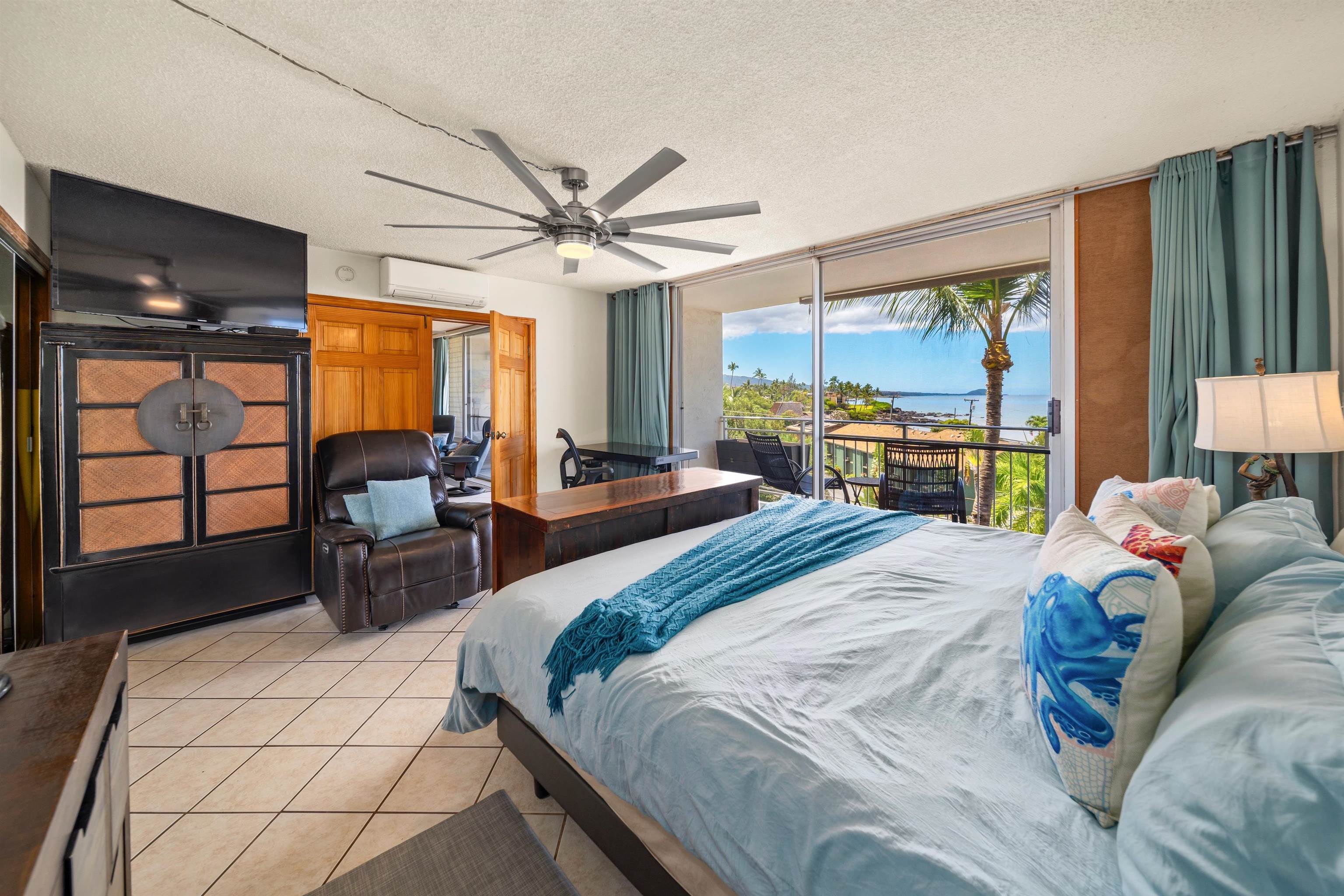 Island Surf condo # 514, Kihei, Hawaii - photo 9 of 47