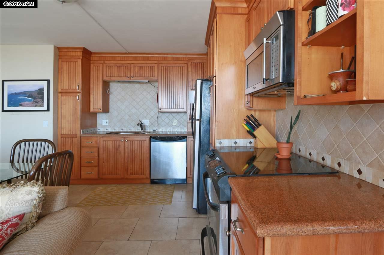 Island Surf condo # 515, Kihei, Hawaii - photo 11 of 30