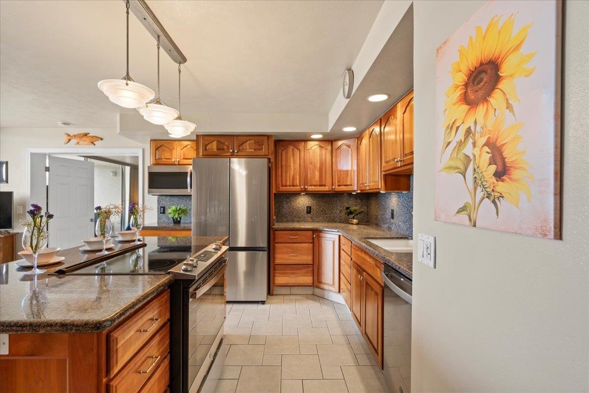 Island Surf condo # 601, Kihei, Hawaii - photo 12 of 40