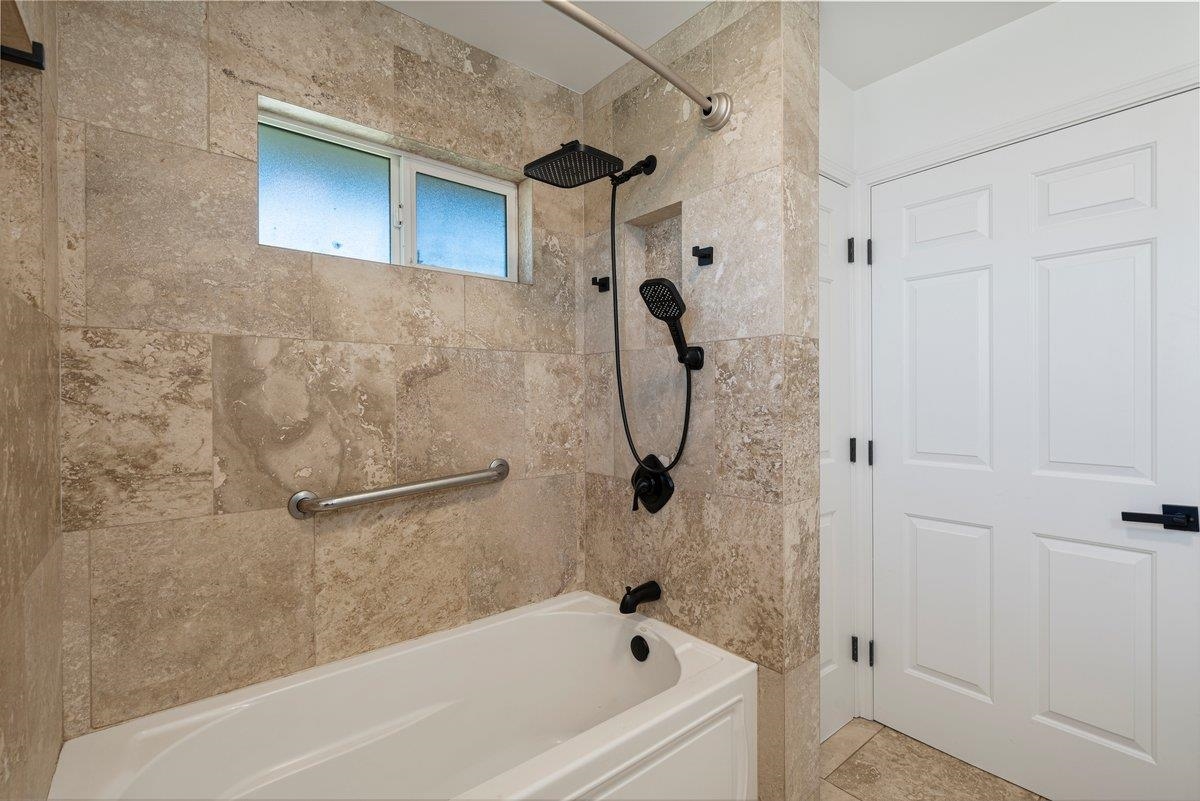 Villas at Kenolio II condo # 2A, Kihei, Hawaii - photo 37 of 50