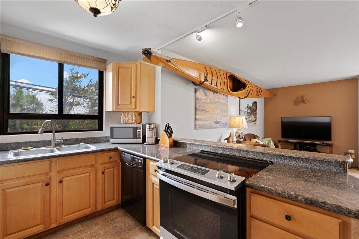 Maalaea Mermaid condo # 201, Wailuku, Hawaii - photo 9 of 31