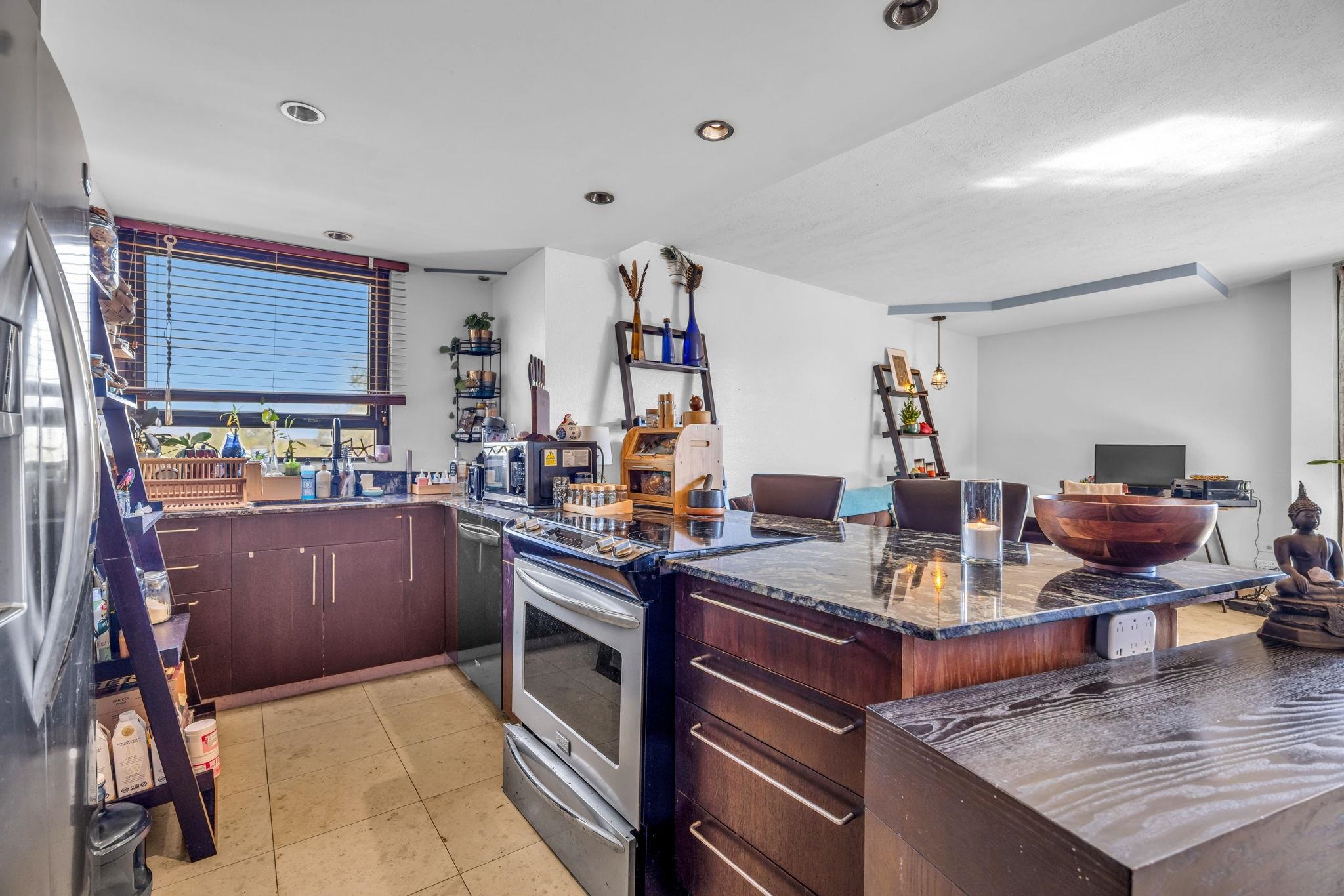 Maalaea Mermaid condo # 301, Wailuku, Hawaii - photo 11 of 40