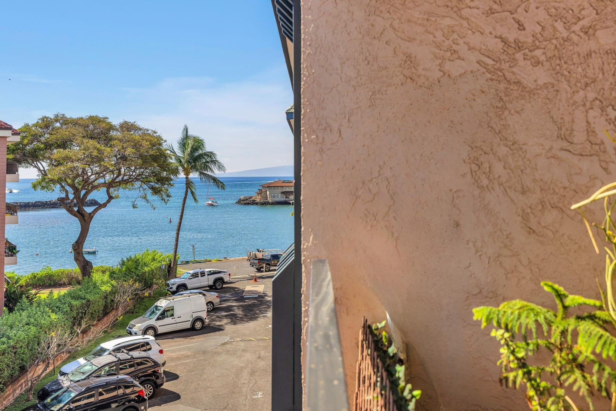 Maalaea Mermaid condo # 301, Wailuku, Hawaii - photo 4 of 40