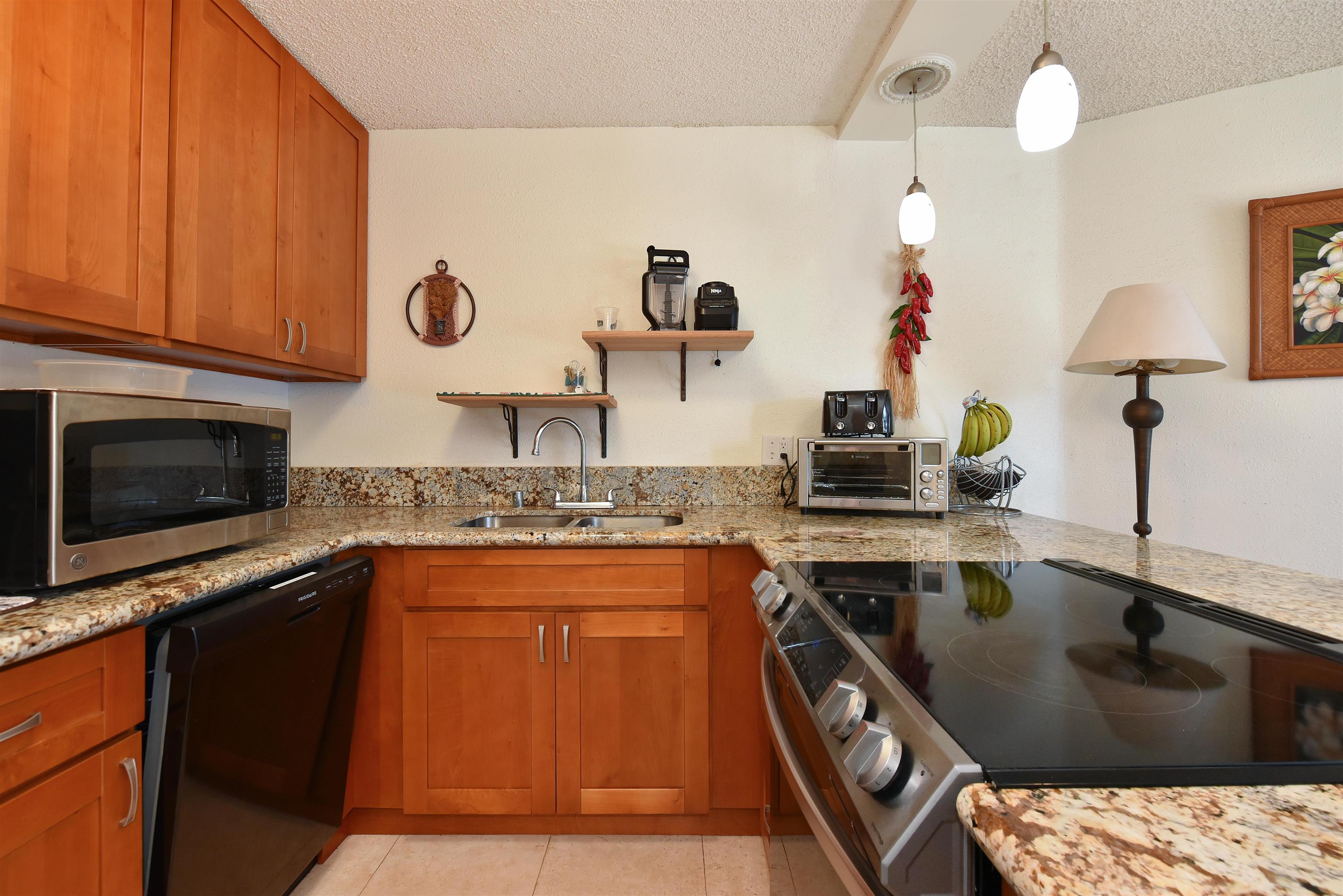 Maalaea Mermaid condo # 305, Wailuku, Hawaii - photo 15 of 29