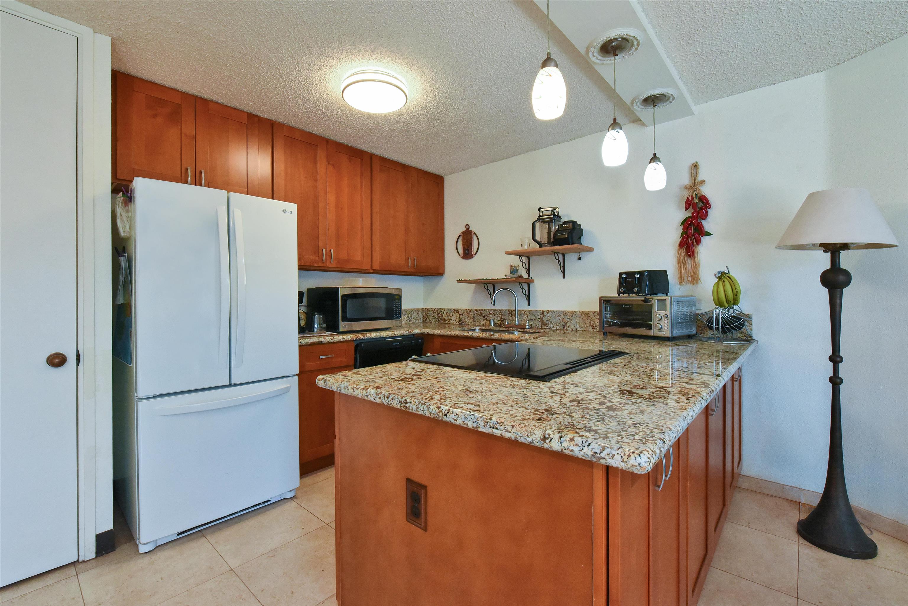 Maalaea Mermaid condo # 305, Wailuku, Hawaii - photo 3 of 29