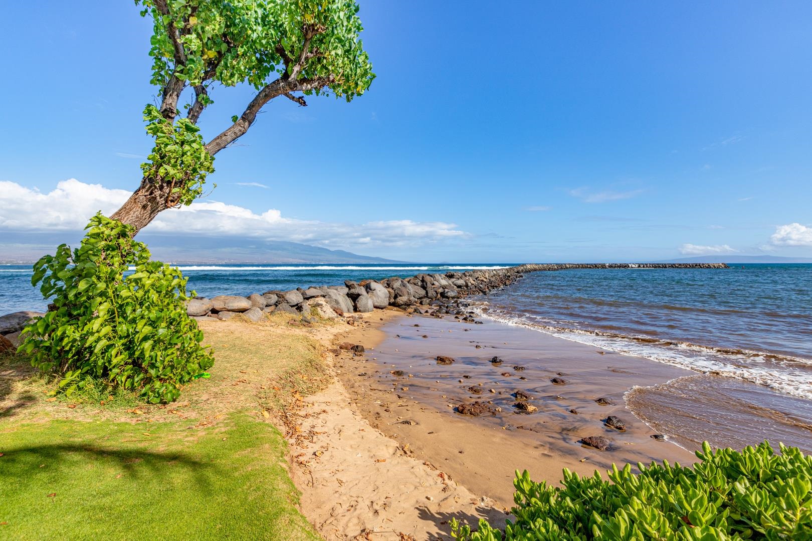 Maalaea Mermaid condo # 401, Wailuku, Hawaii - photo 23 of 25