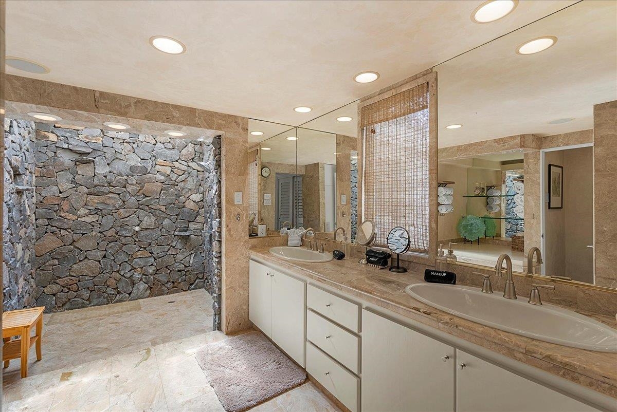 Alaeloa condo # 9, Lahaina, Hawaii - photo 25 of 50