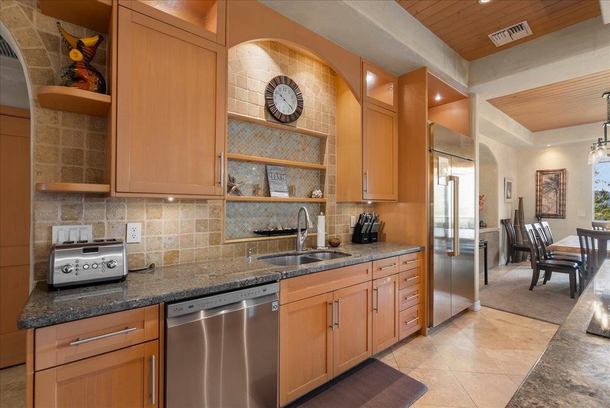 Alaeloa condo # 9, Lahaina, Hawaii - photo 6 of 50