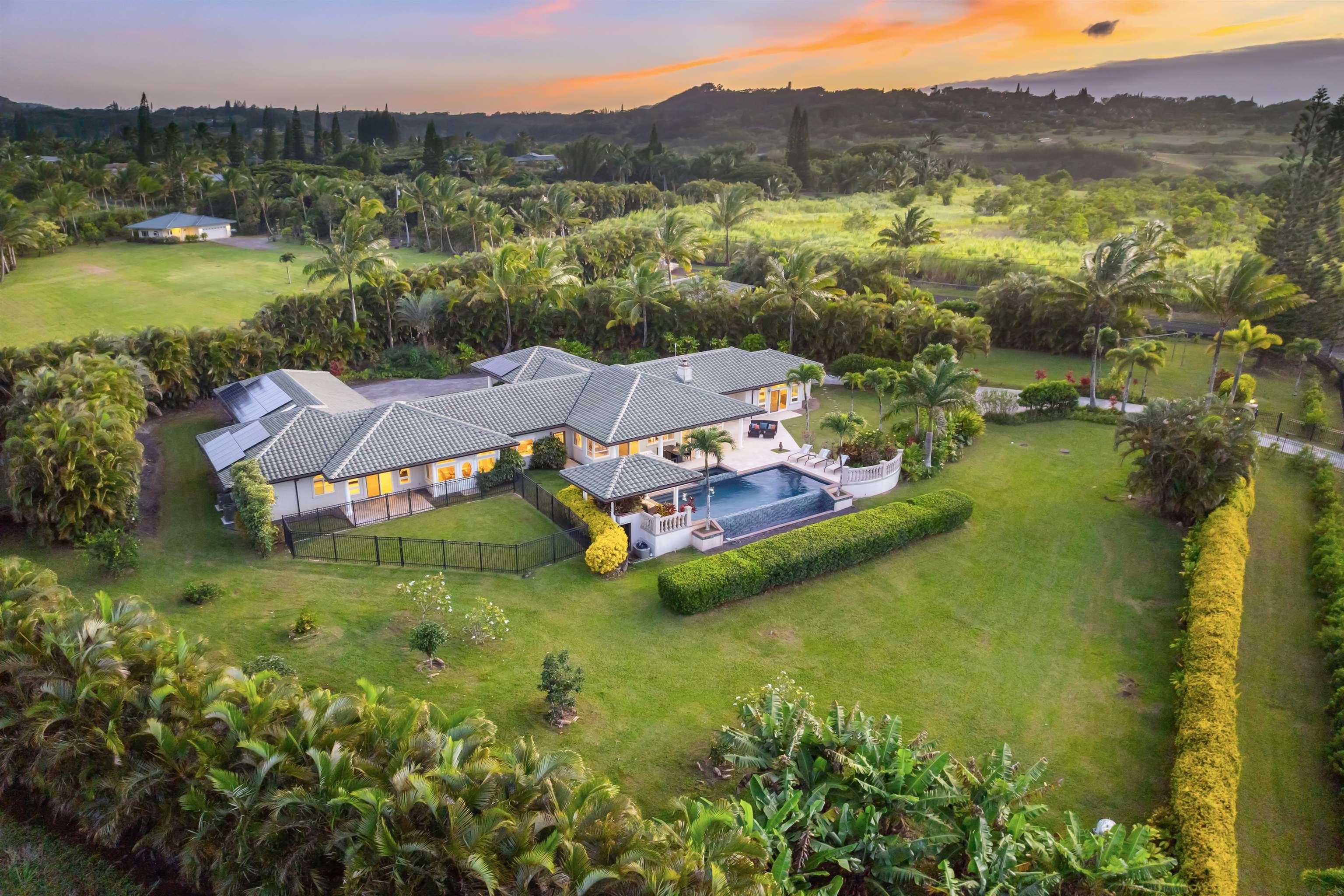 20  Kapuaimilia Pl , Haiku home - photo 49 of 50