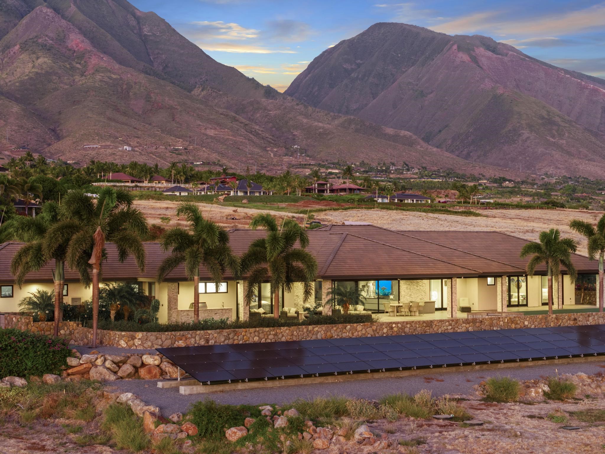 200  Hokiokio Pl Lahaina, Lahaina home - photo 4 of 50