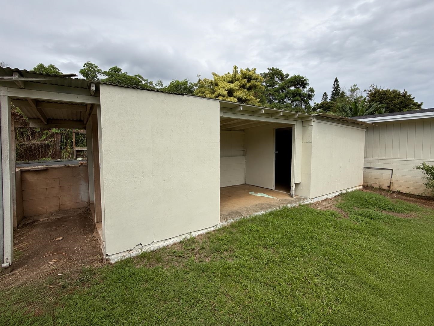 2003  Kahekili Hwy , Wailuku home - photo 40 of 48