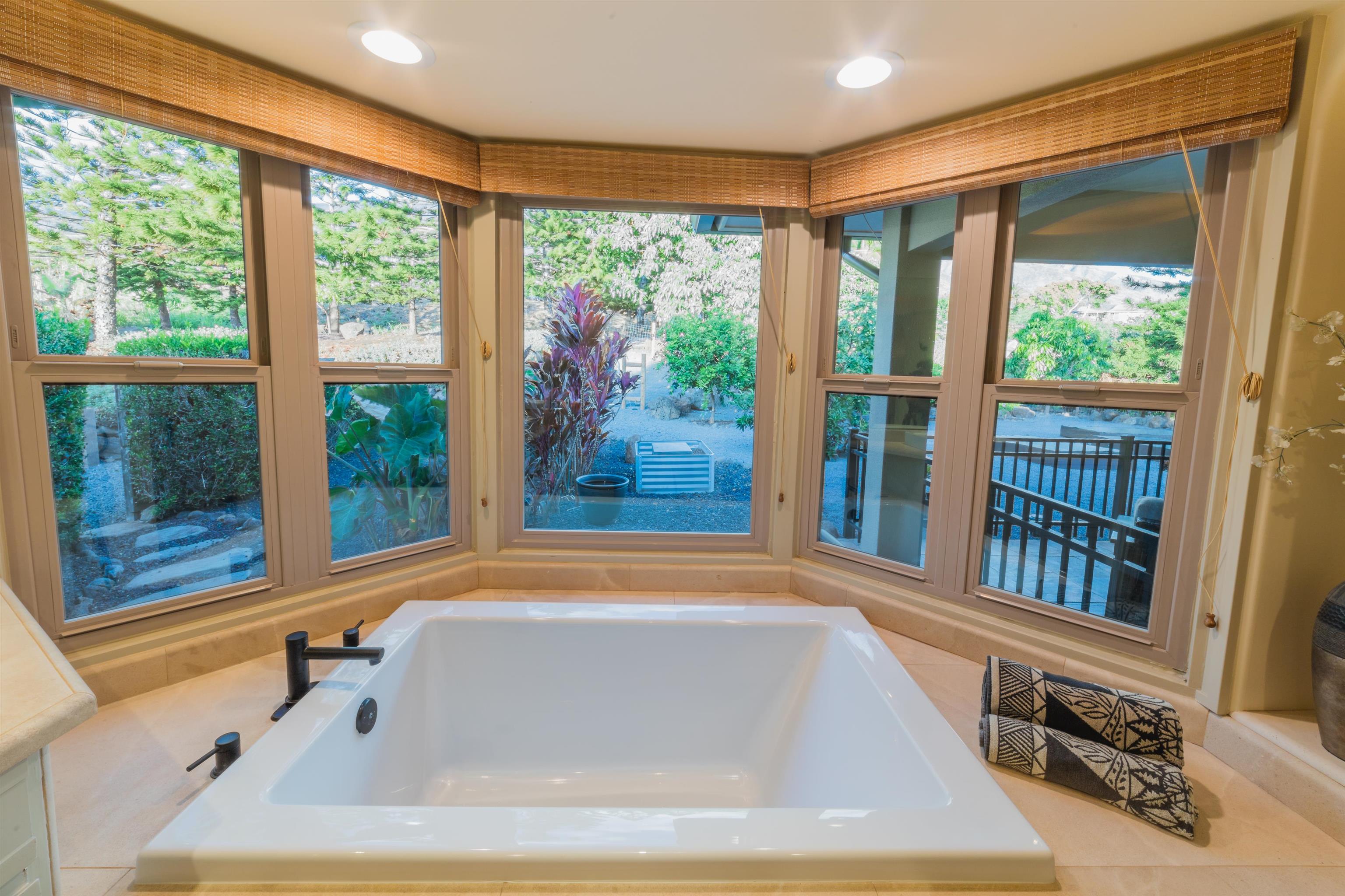 202  Paia Pohaku Pl Launiupoko, Lahaina home - photo 13 of 49