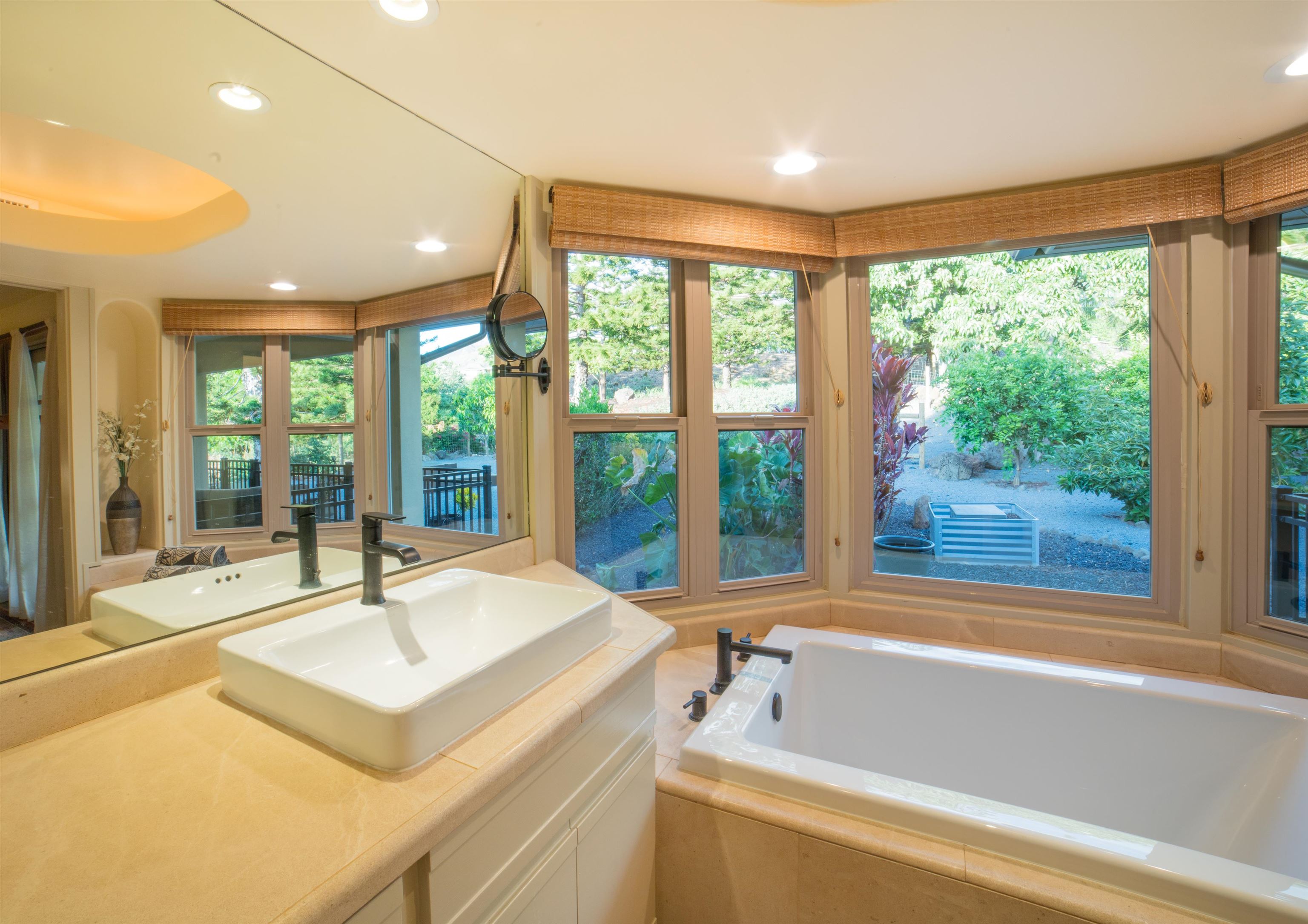 202  Paia Pohaku Pl Launiupoko, Lahaina home - photo 14 of 49