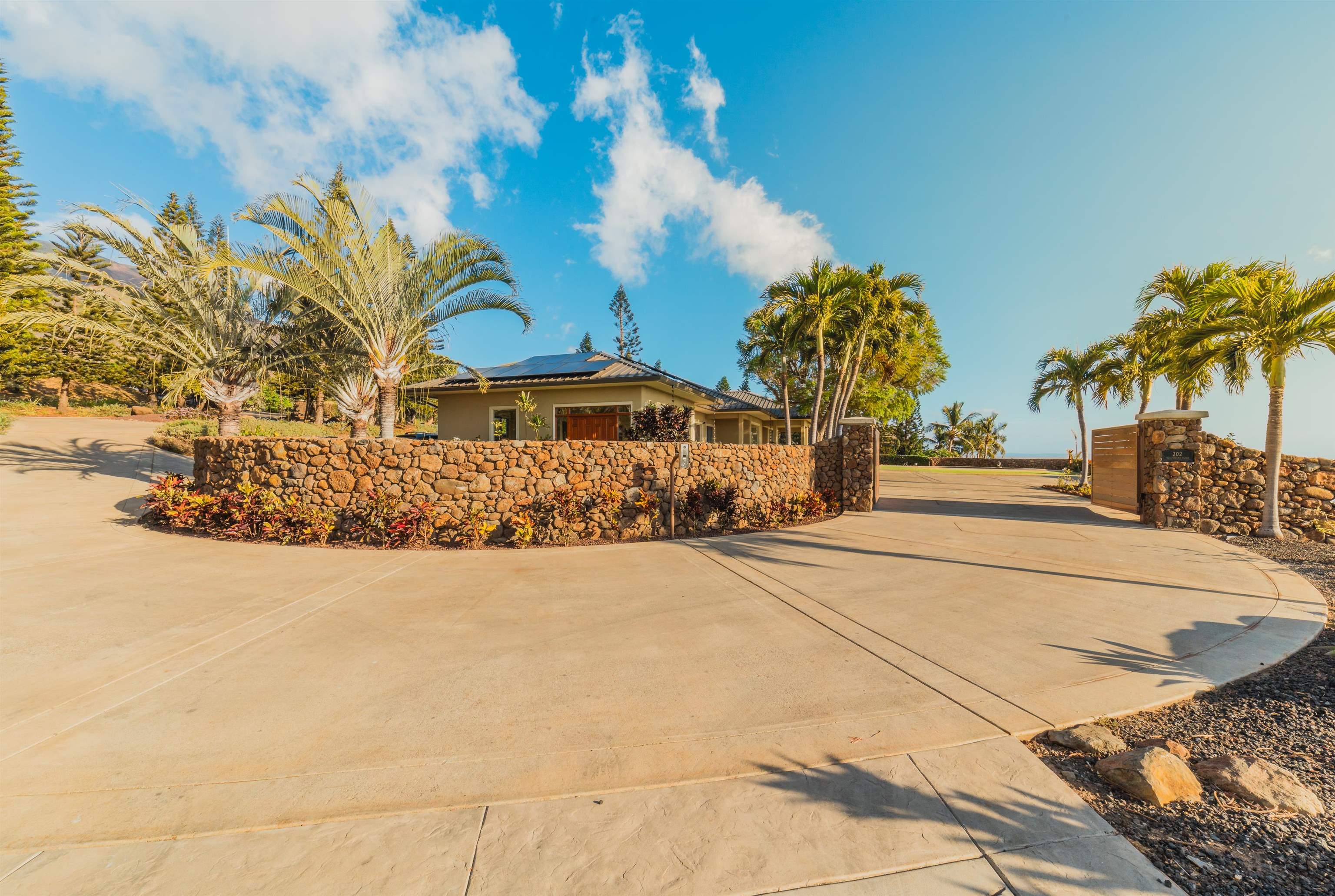 202  Paia Pohaku Pl Launiupoko, Lahaina home - photo 25 of 49