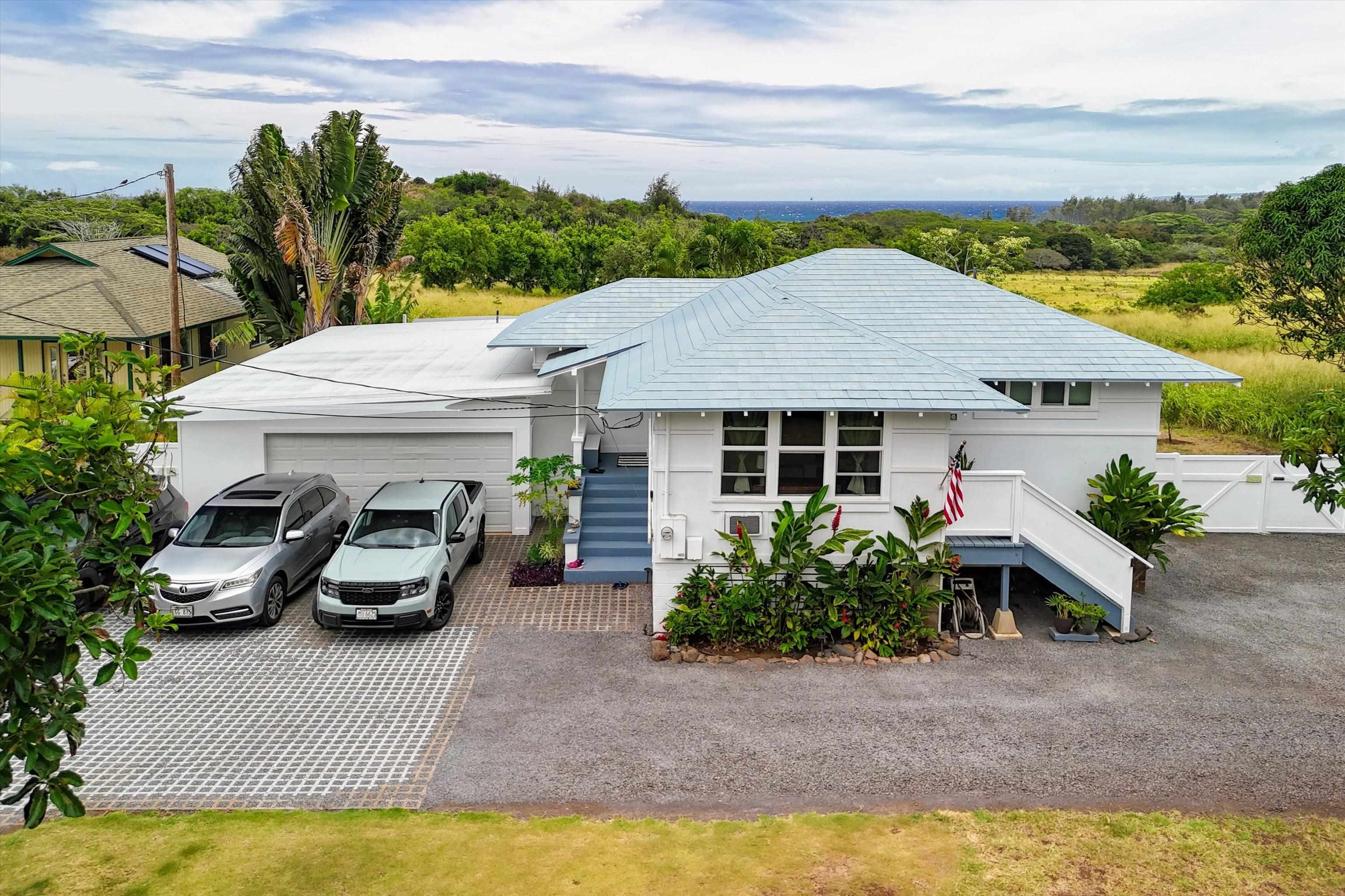 2038  Kahekili Hwy , Wailuku home - photo 2 of 48
