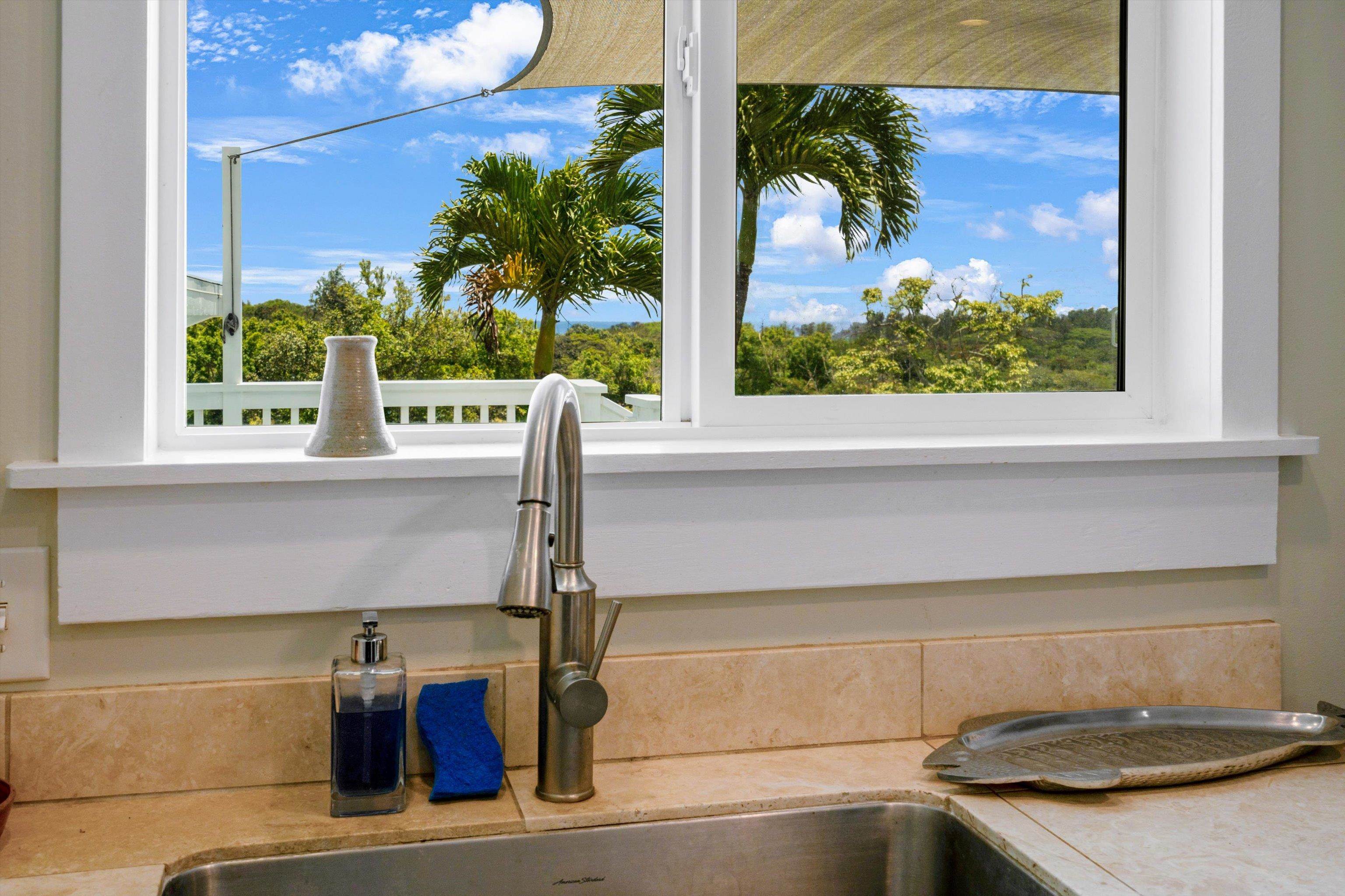 2038  Kahekili Hwy , Wailuku home - photo 12 of 48