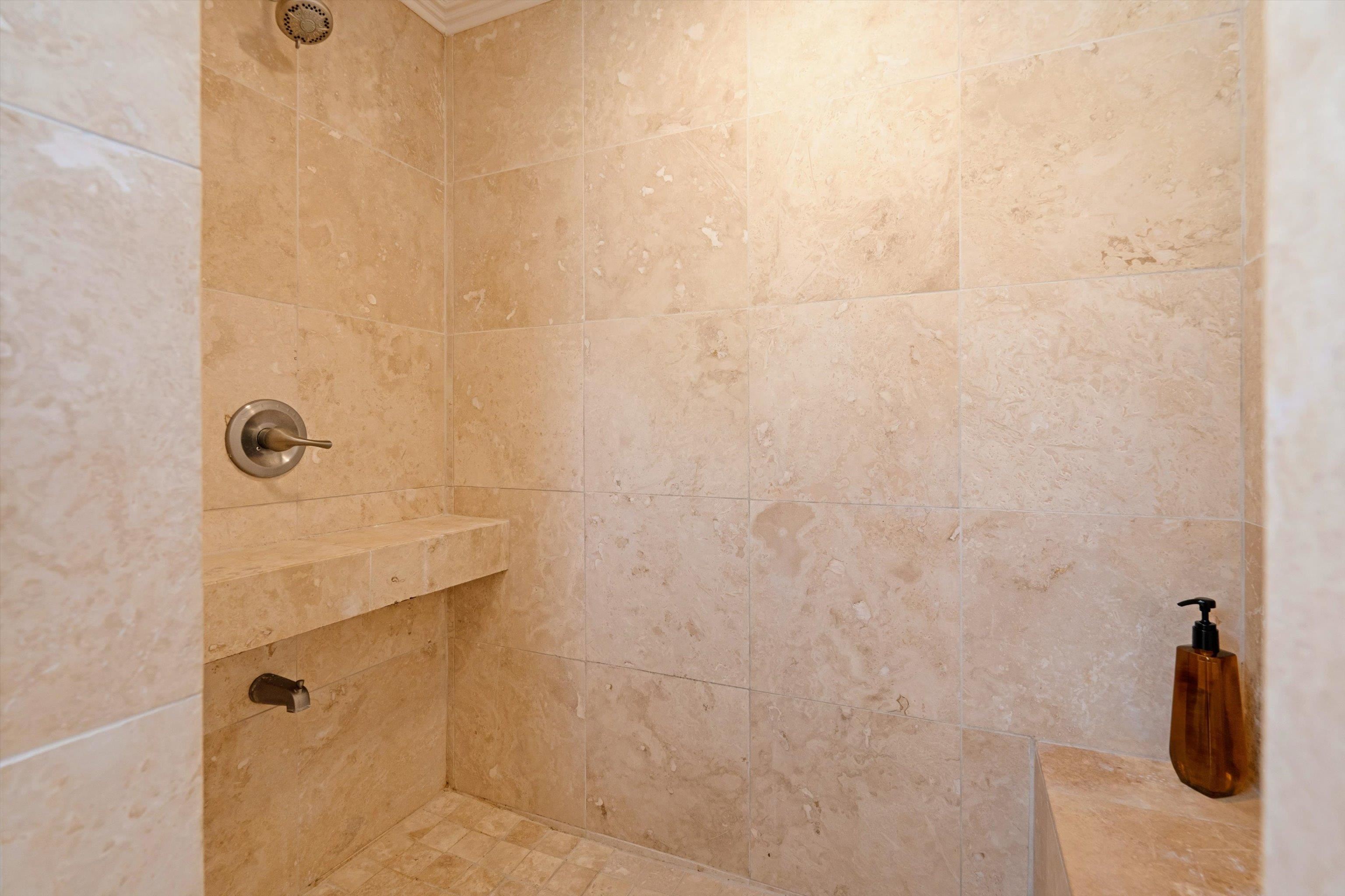 2038  Kahekili Hwy , Wailuku home - photo 14 of 48