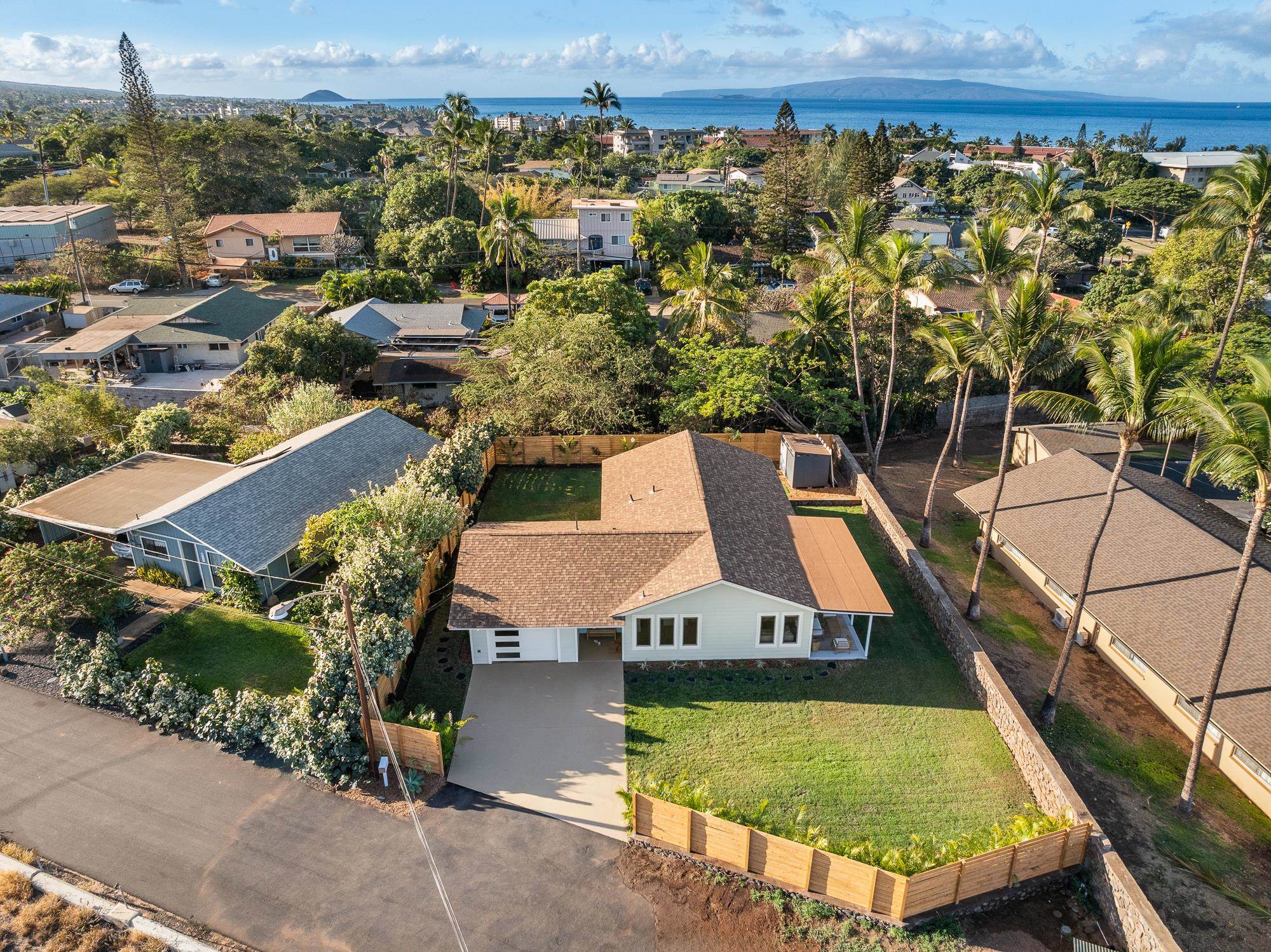 2040  Kanakanui Rd , Kihei home - photo 2 of 37