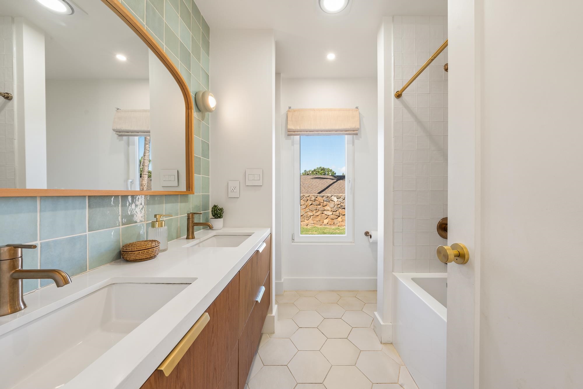 2040  Kanakanui Rd , Kihei home - photo 17 of 30