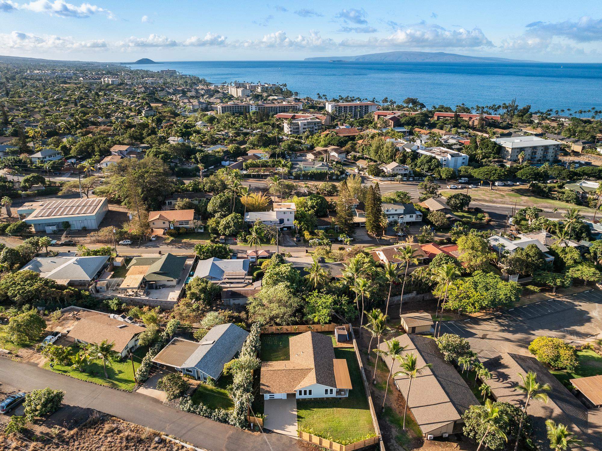 2040  Kanakanui Rd , Kihei home - photo 3 of 30