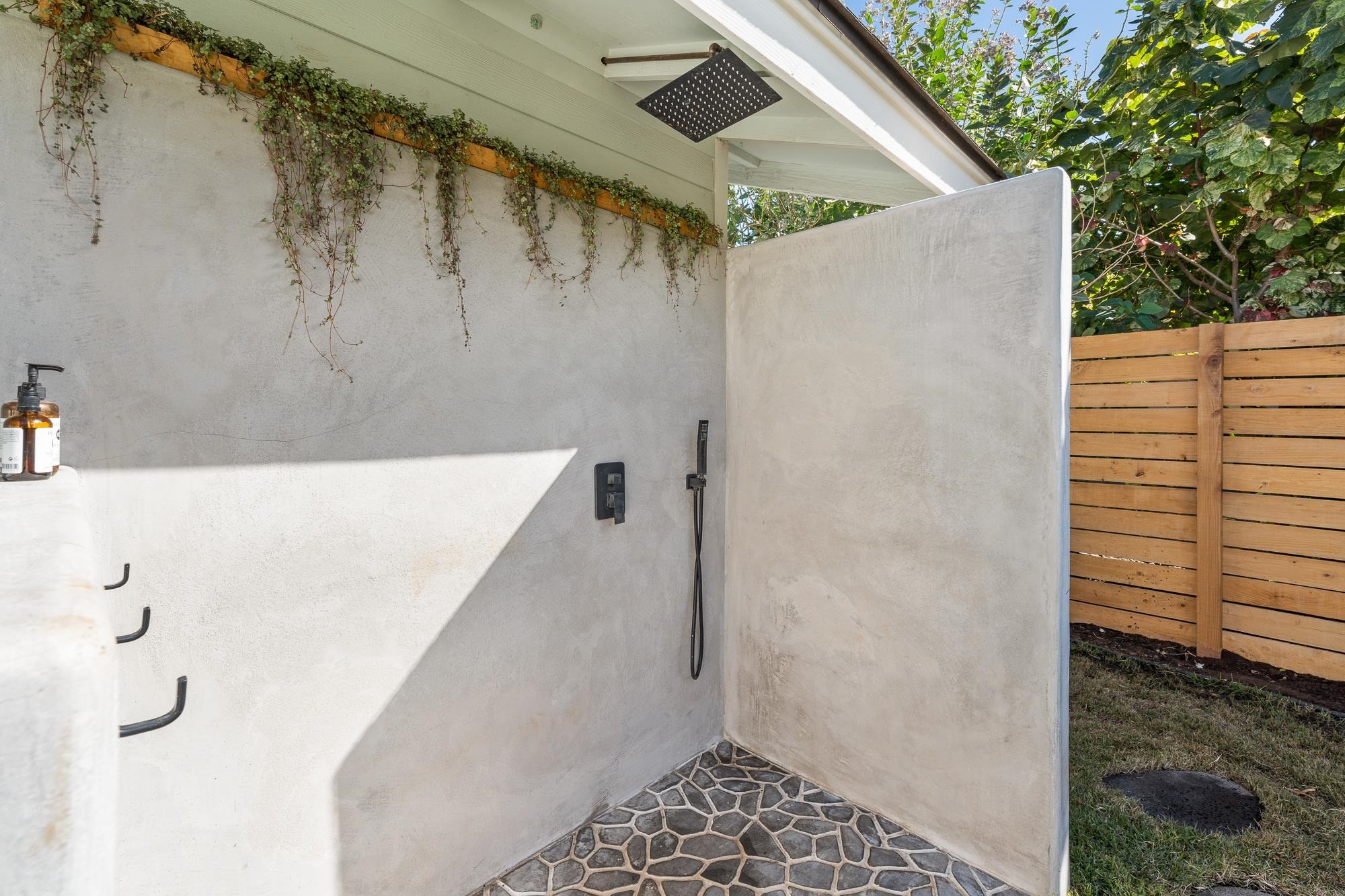 2040  Kanakanui Rd , Kihei home - photo 26 of 30