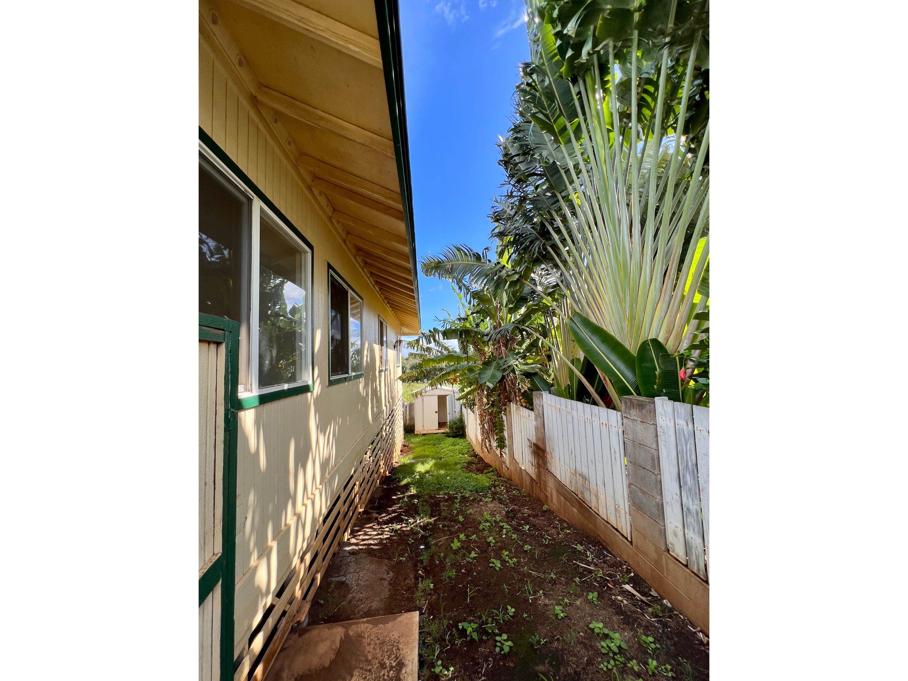 2042  Kahekili Hwy , Wailuku home - photo 24 of 28