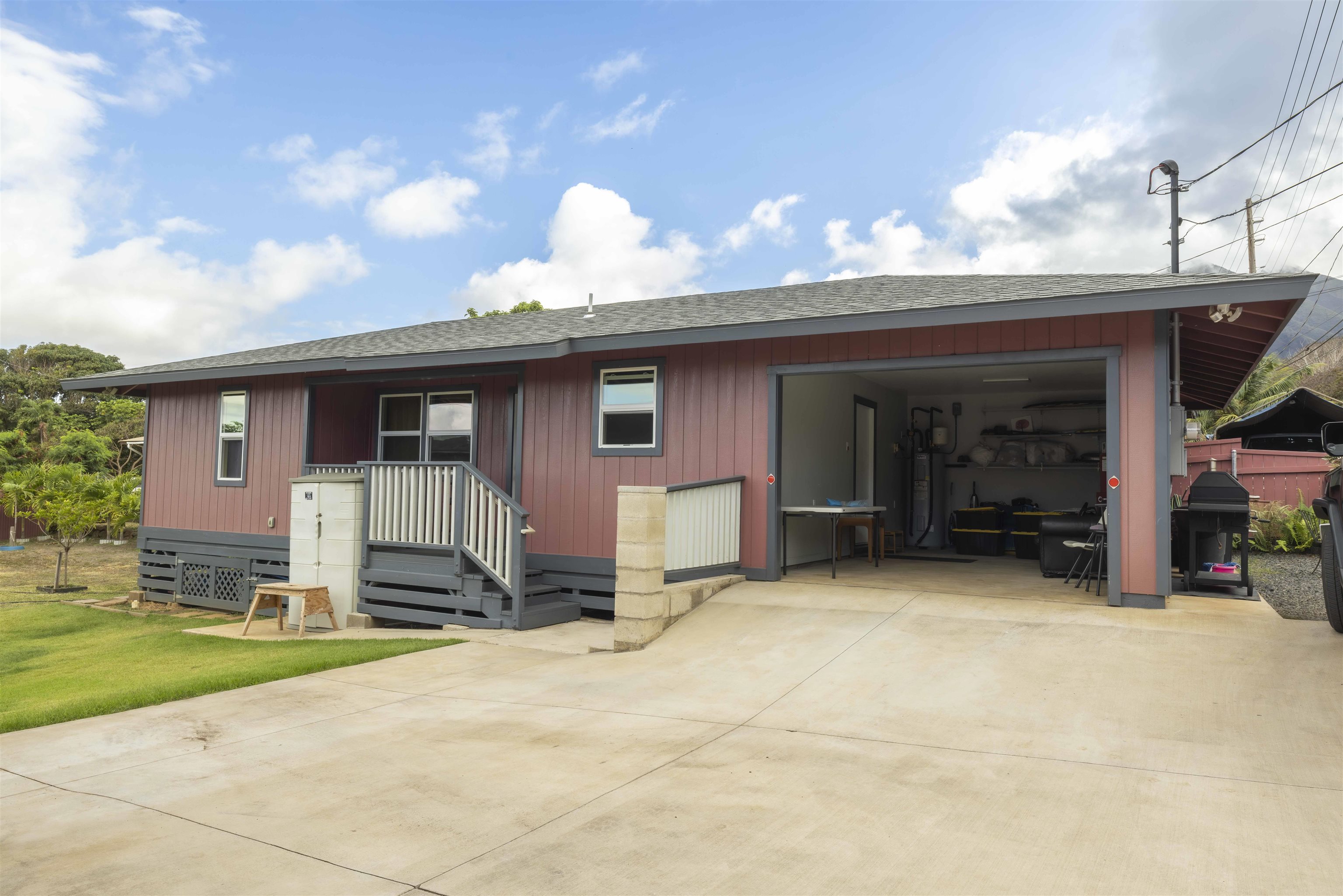 2047  Mokuhau Rd , Wailuku home - photo 14 of 34