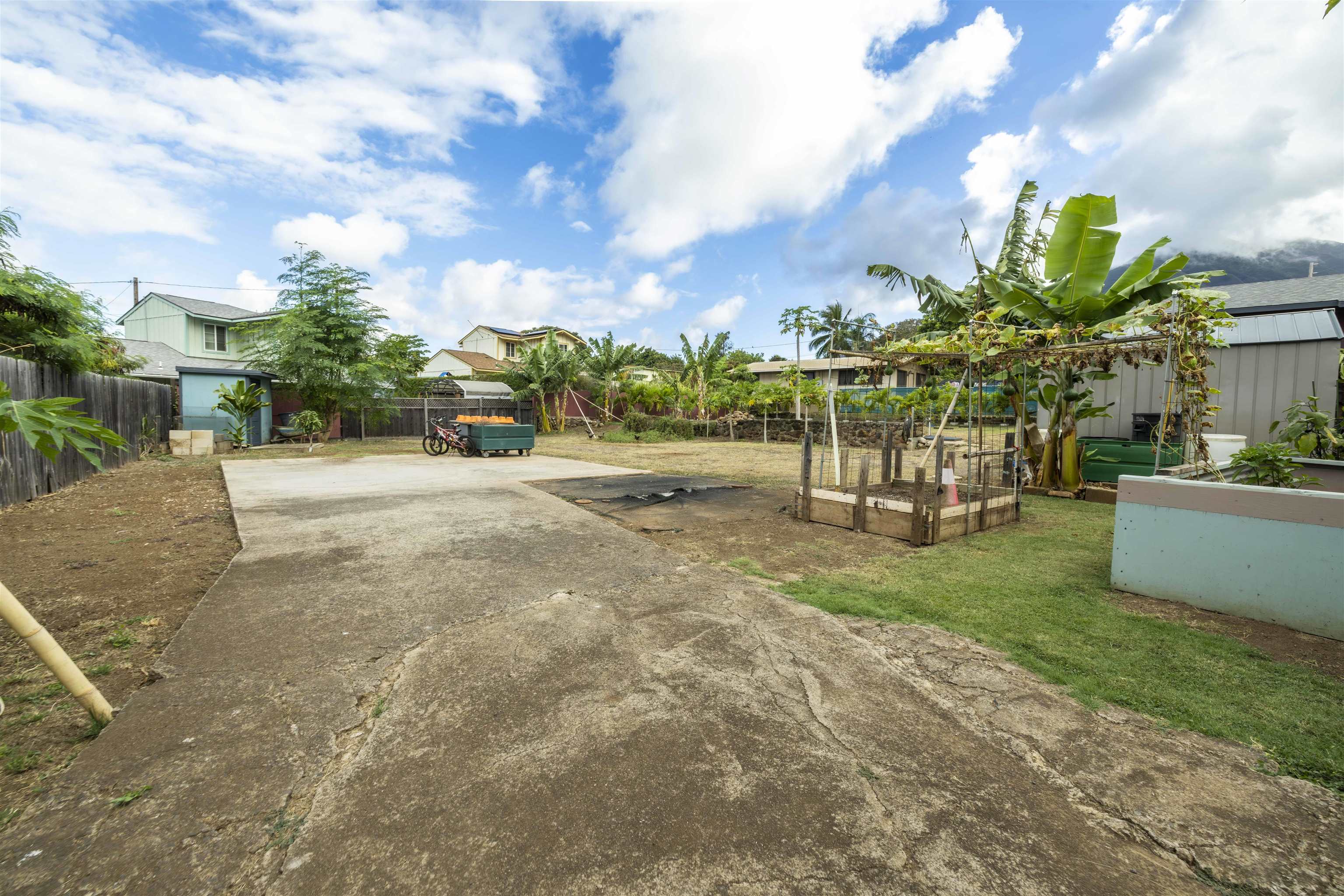 2047  Mokuhau Rd , Wailuku home - photo 31 of 34