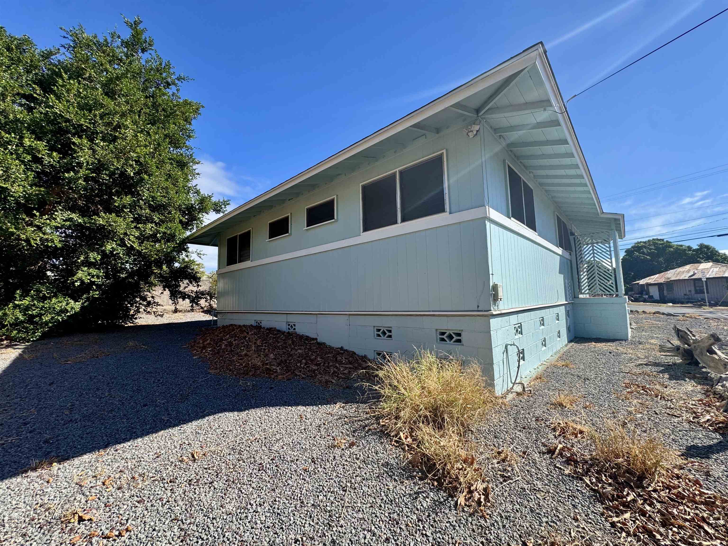 205  Ala Malama Ave , Molokai home - photo 7 of 23