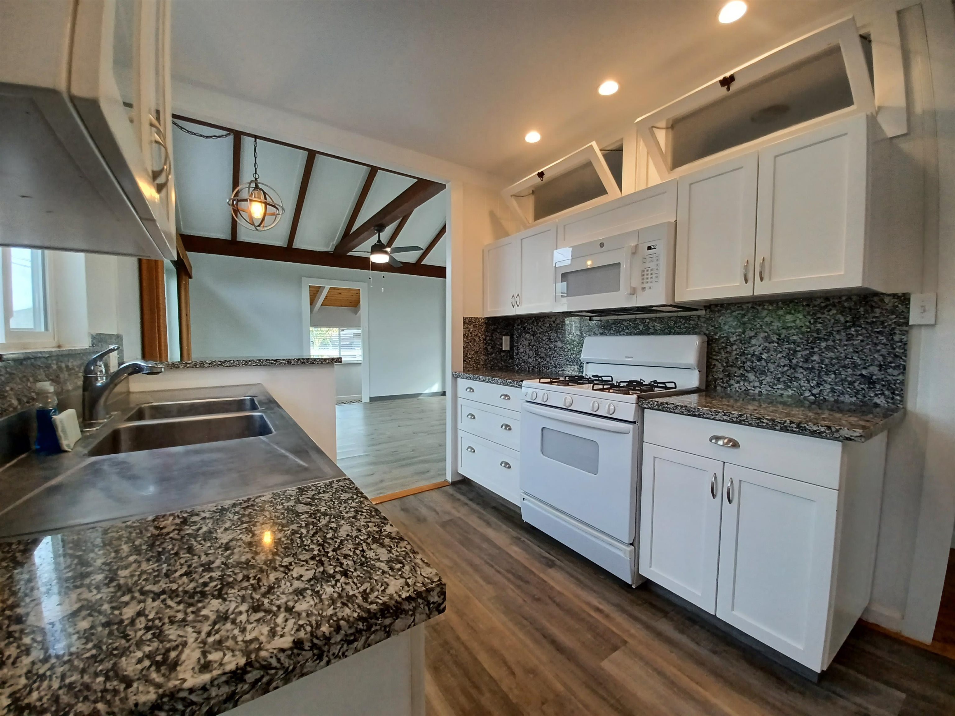 205  Naniloa Dr Sandhills, Wailuku home - photo 4 of 12