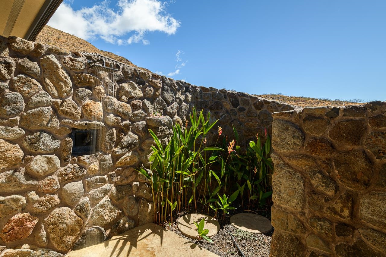 205  Pua Niu Way Launiupoko, Lahaina home - photo 39 of 45