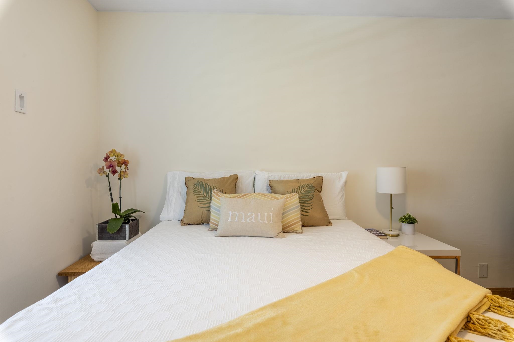 Kanoe Apts condo # 208, Kihei, Hawaii - photo 23 of 36