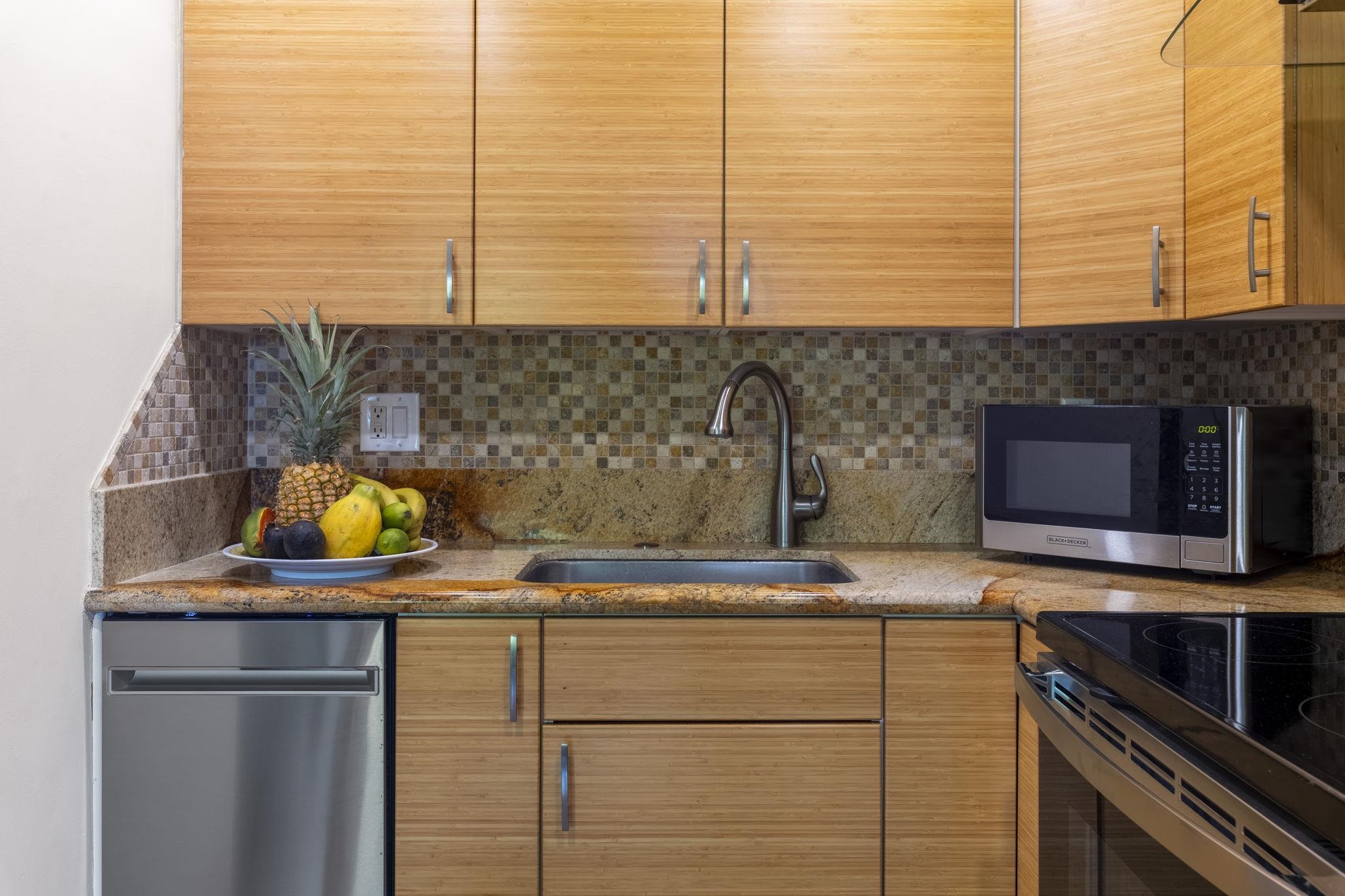 Kanoe Apts condo # 208, Kihei, Hawaii - photo 26 of 36