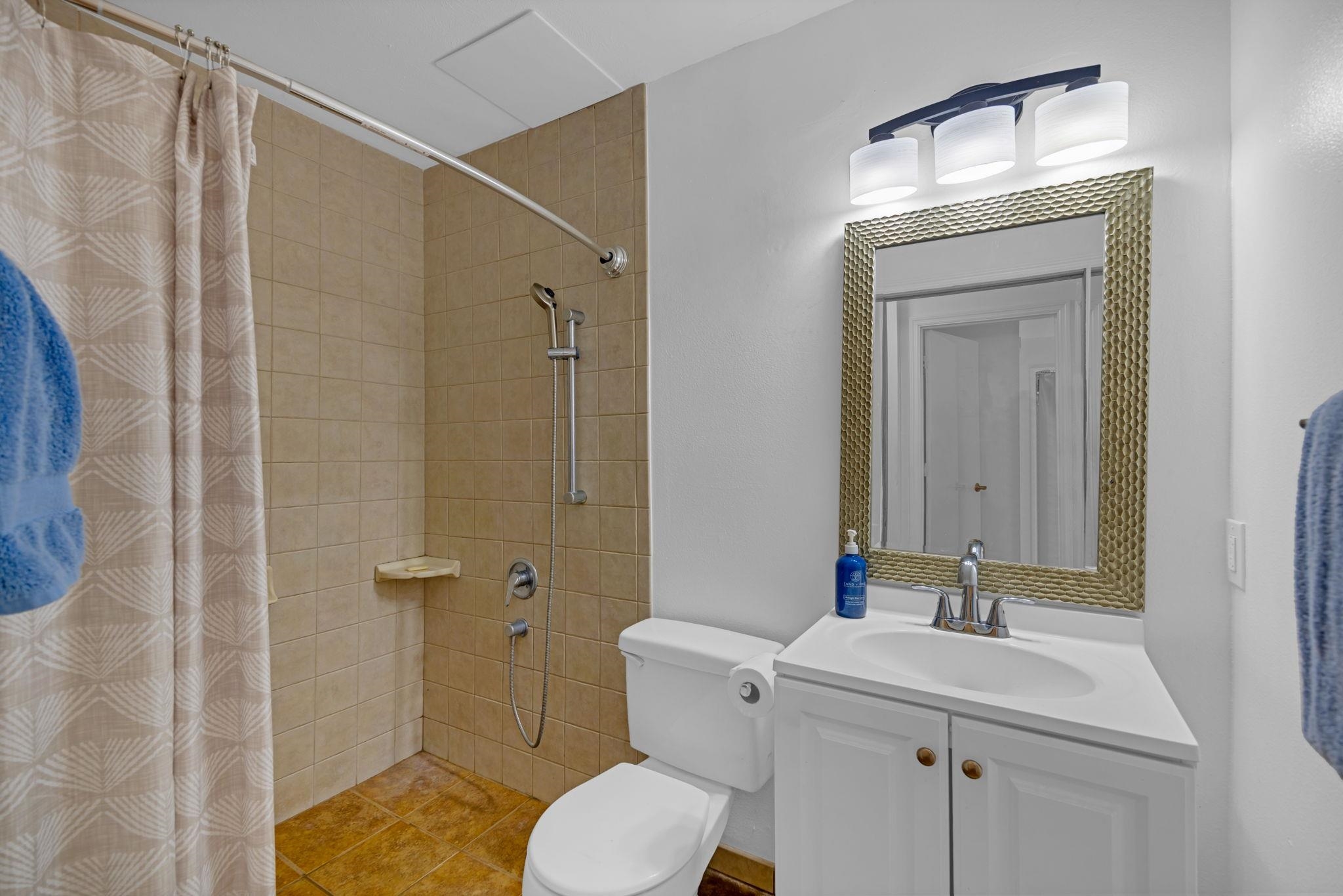 Kanoelani Apts condo # A, Kihei, Hawaii - photo 13 of 24