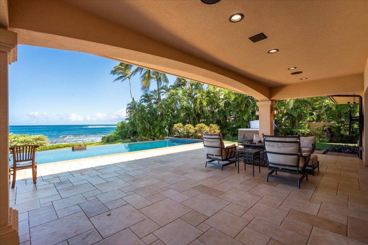 21  Kaulua Pl Ku'au, Spreckelsville/Paia/Kuau home - photo 12 of 47