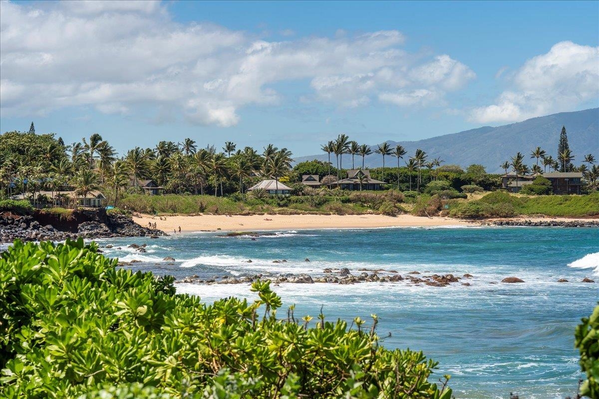 21  Kaulua Pl Ku'au, Spreckelsville/Paia/Kuau home - photo 44 of 47