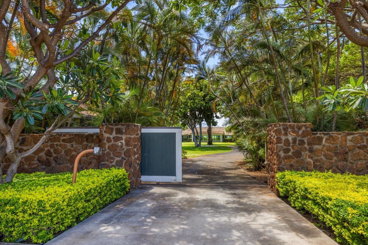 210  Hauoli St Maalaea, Maalaea home - photo 2 of 32