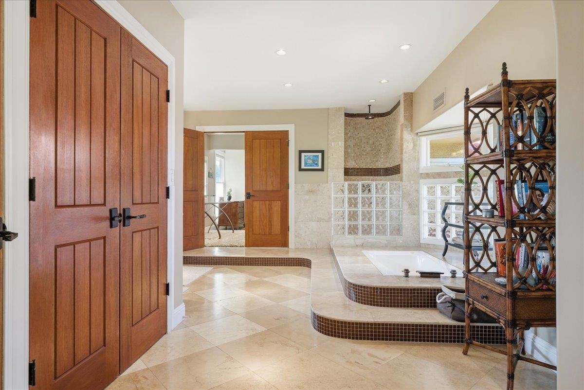 210  E Ikea Moku Pl Wailea Kialoa, Wailea/Makena home - photo 23 of 46